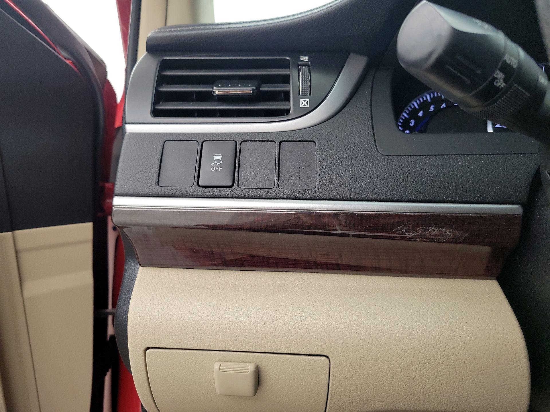 Thumbnail: 2014 Toyota Camry - 13