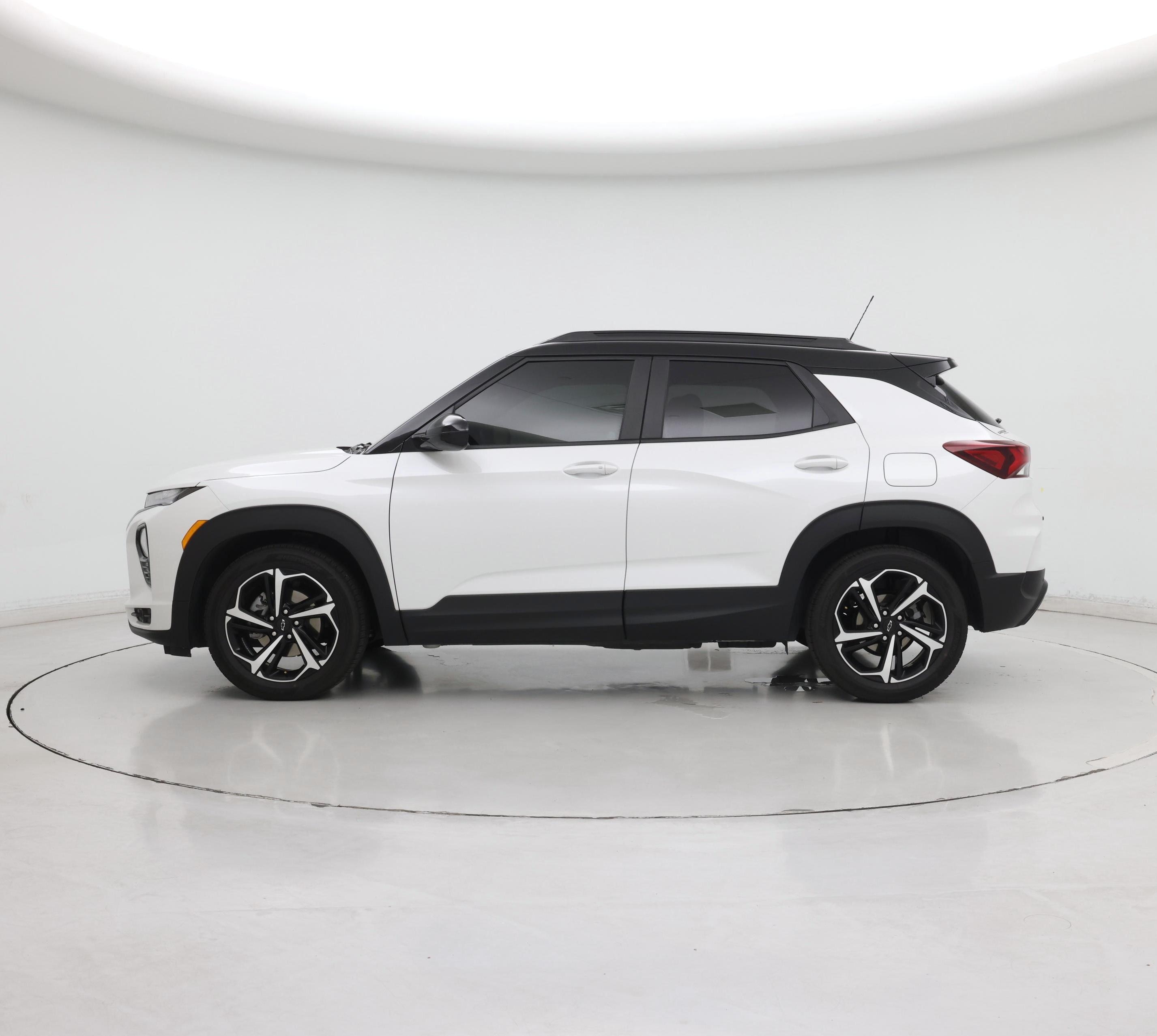 Thumbnail: 2023 Chevrolet TrailBlazer - 3