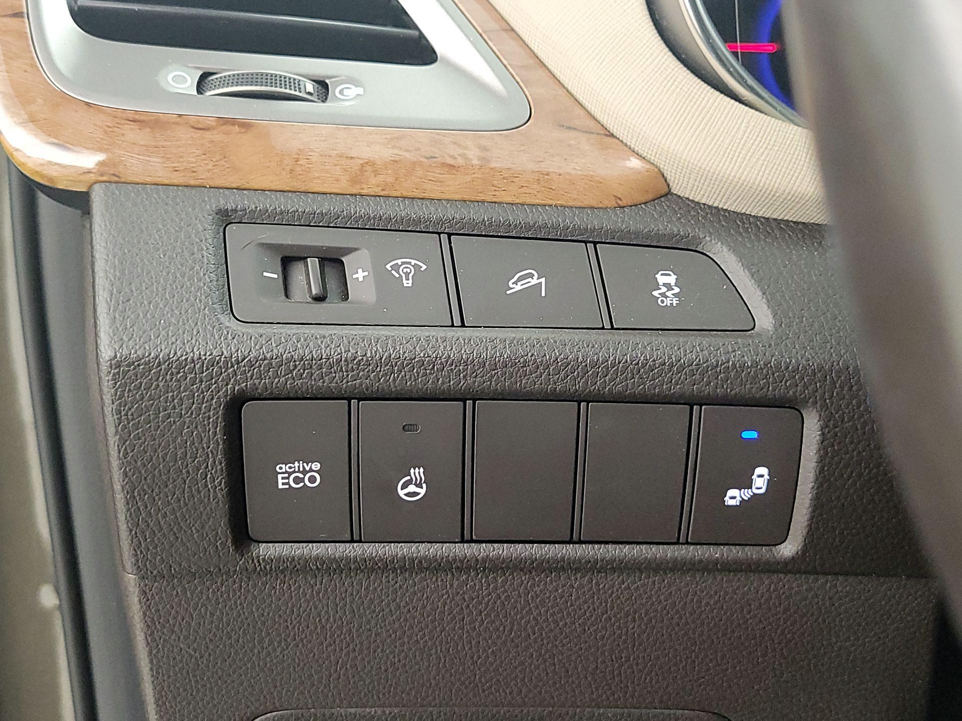 Thumbnail: 2014 Hyundai Santa Fe - 13
