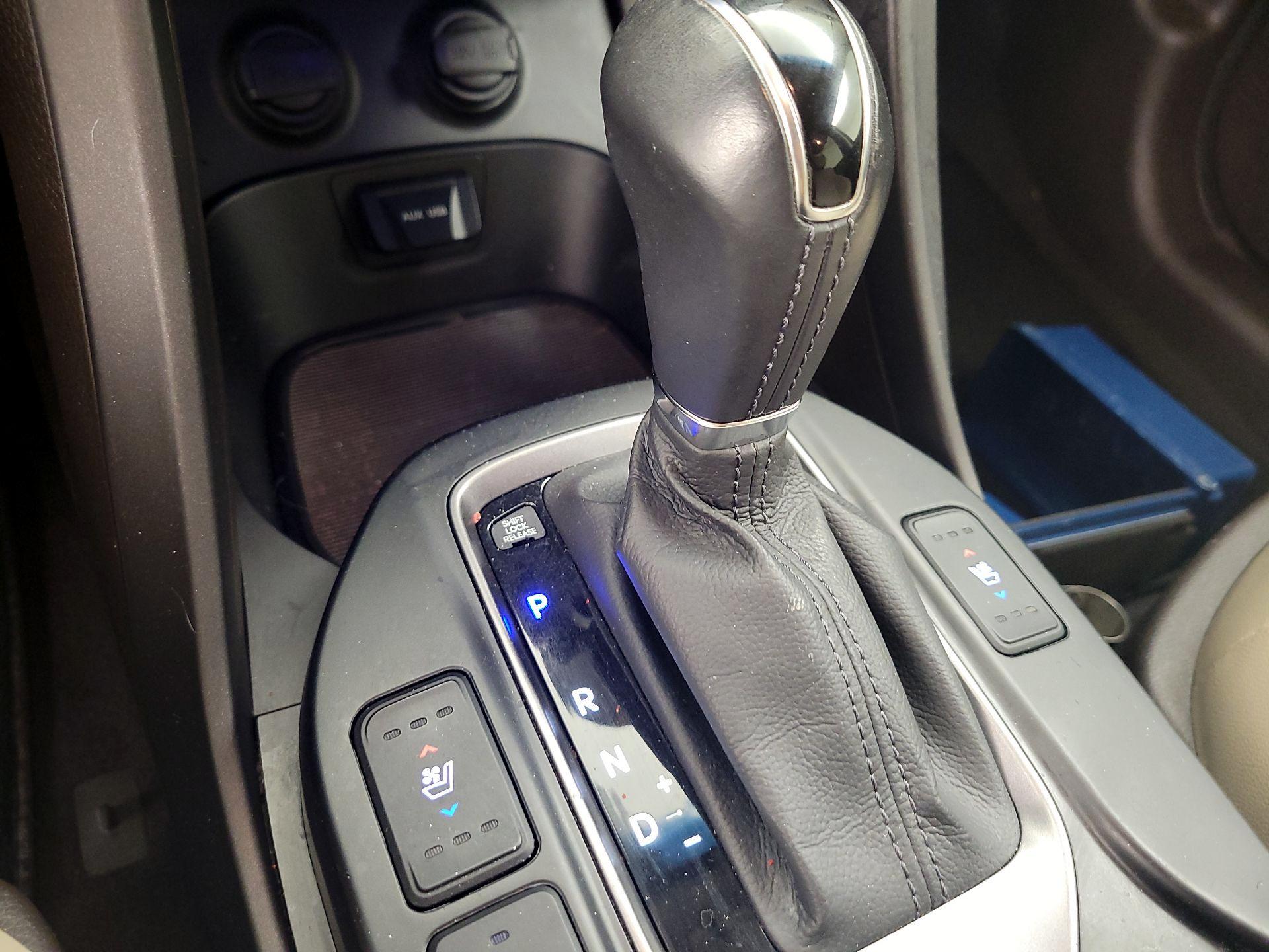 Thumbnail: 2014 Hyundai Santa Fe - 17