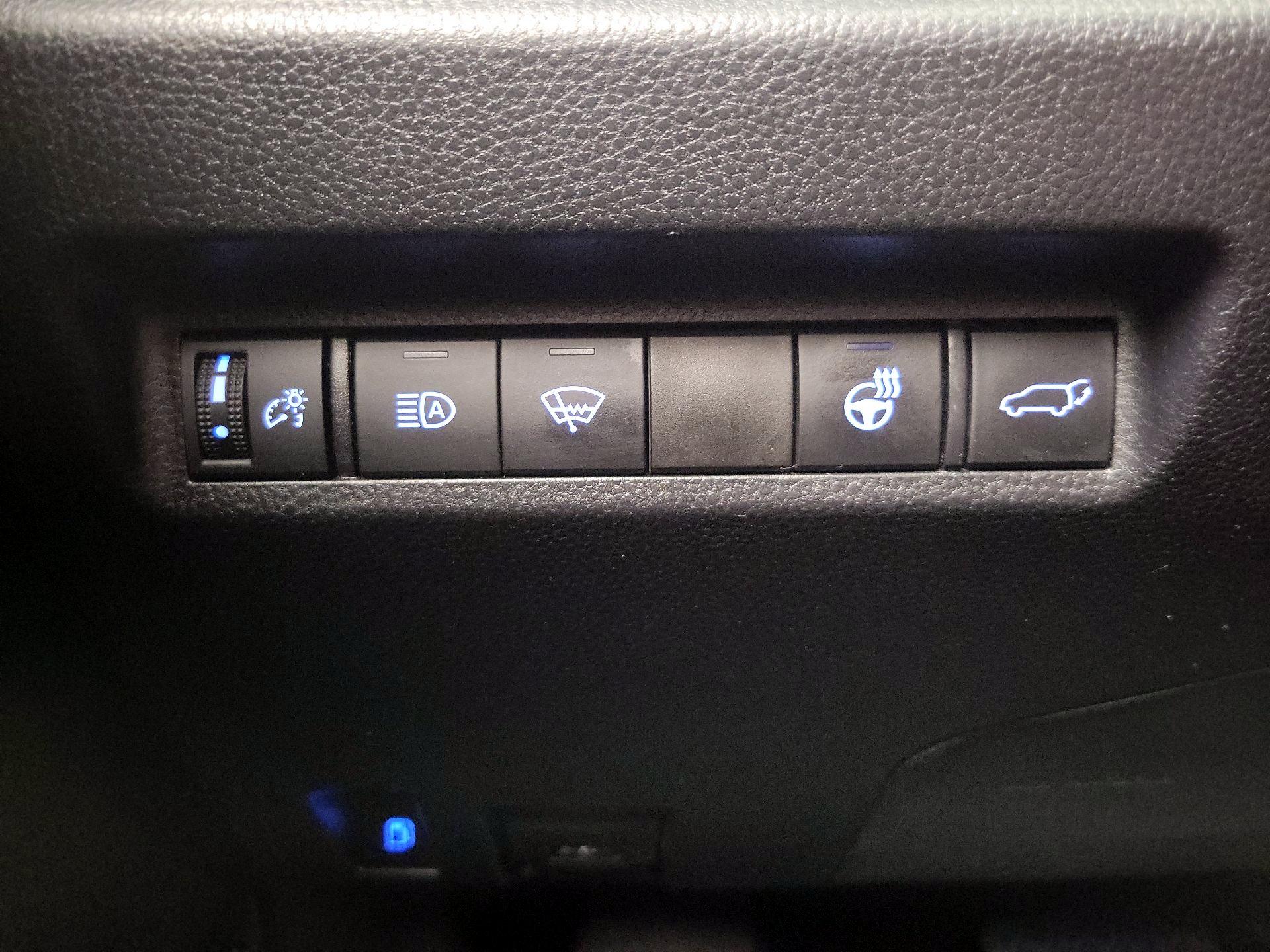 Thumbnail: 2019 Toyota RAV4 - 13