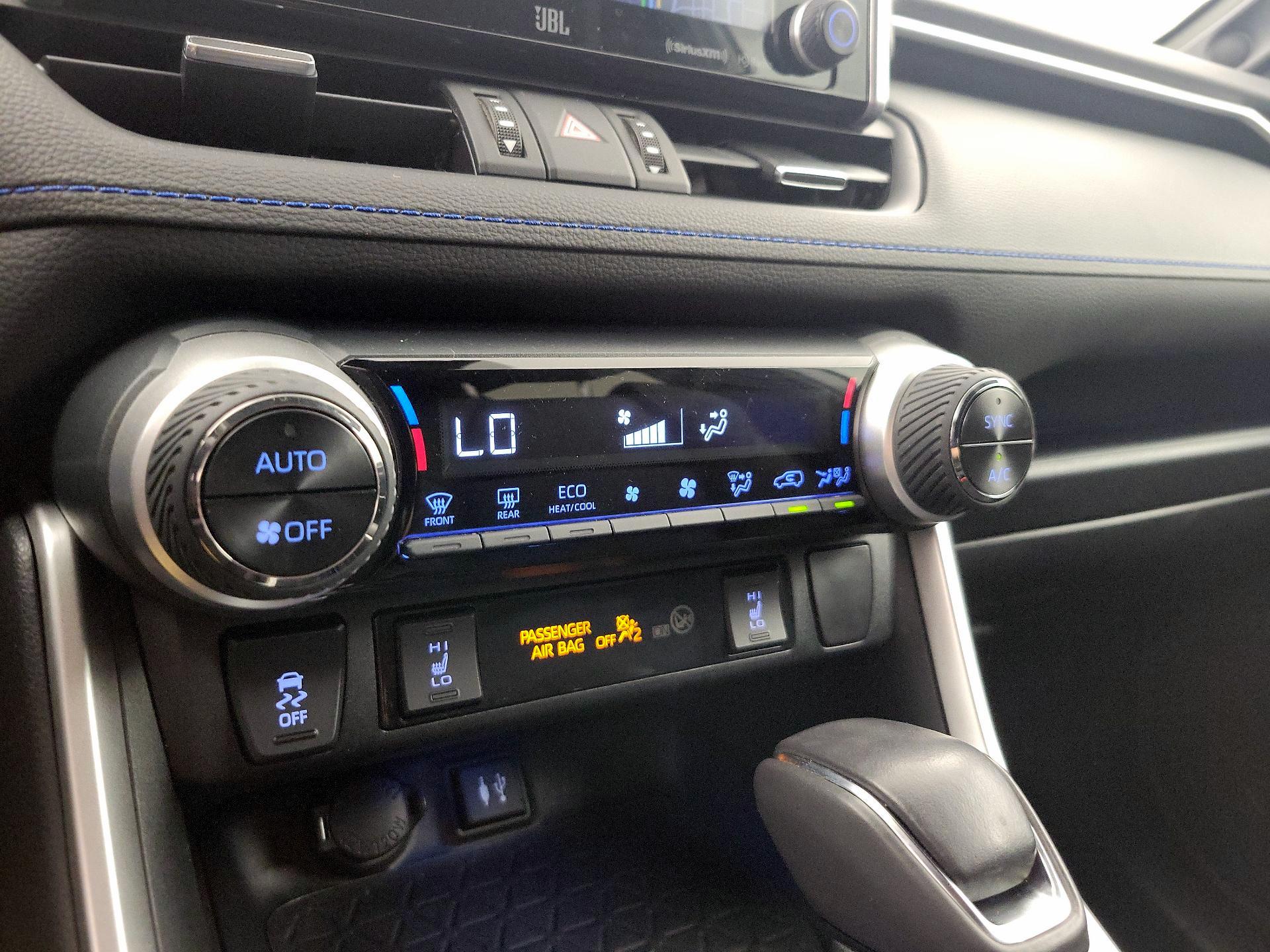Thumbnail: 2019 Toyota RAV4 - 17