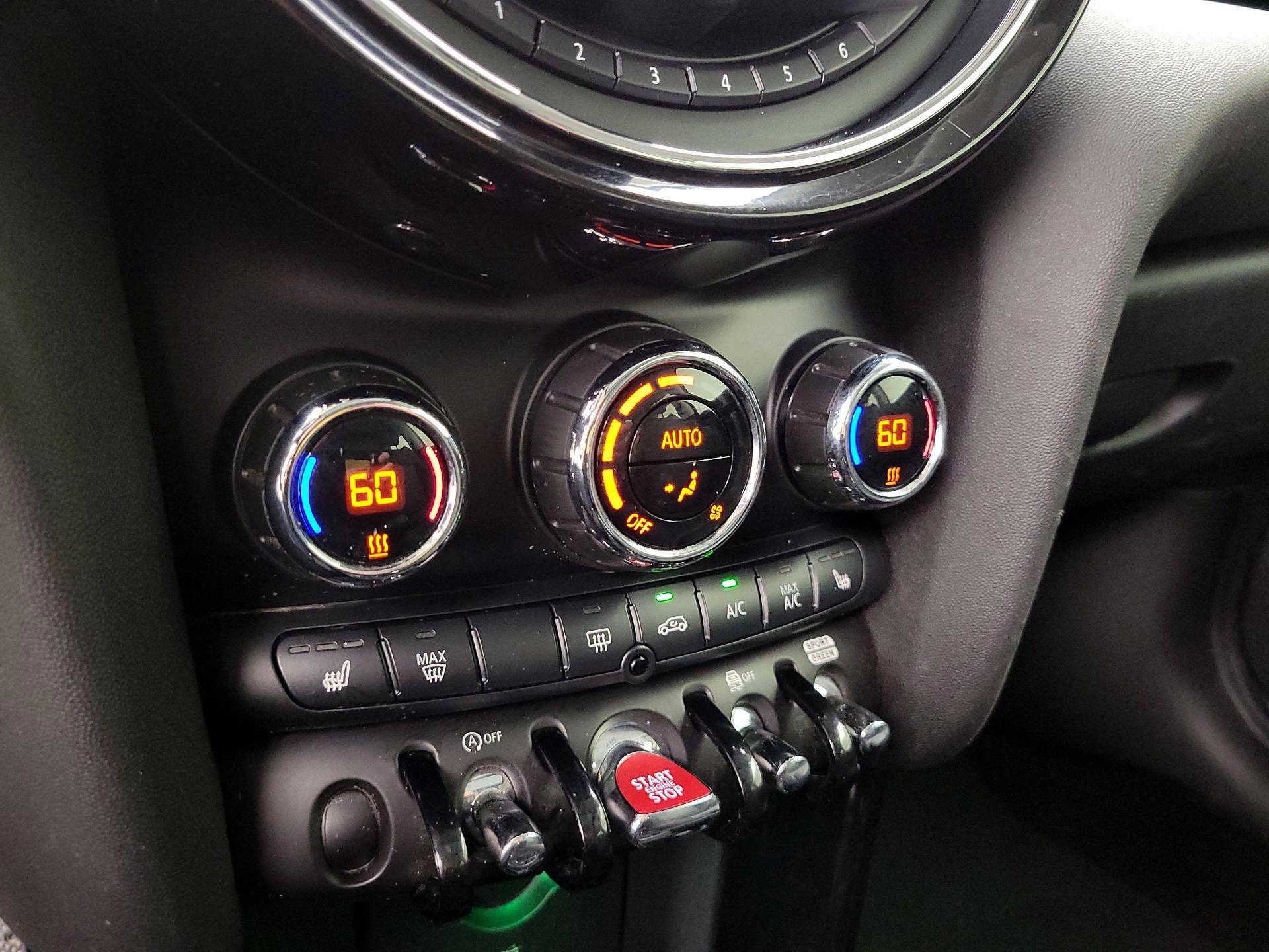 Thumbnail: 2021 MINI Cooper Hardtop - 17