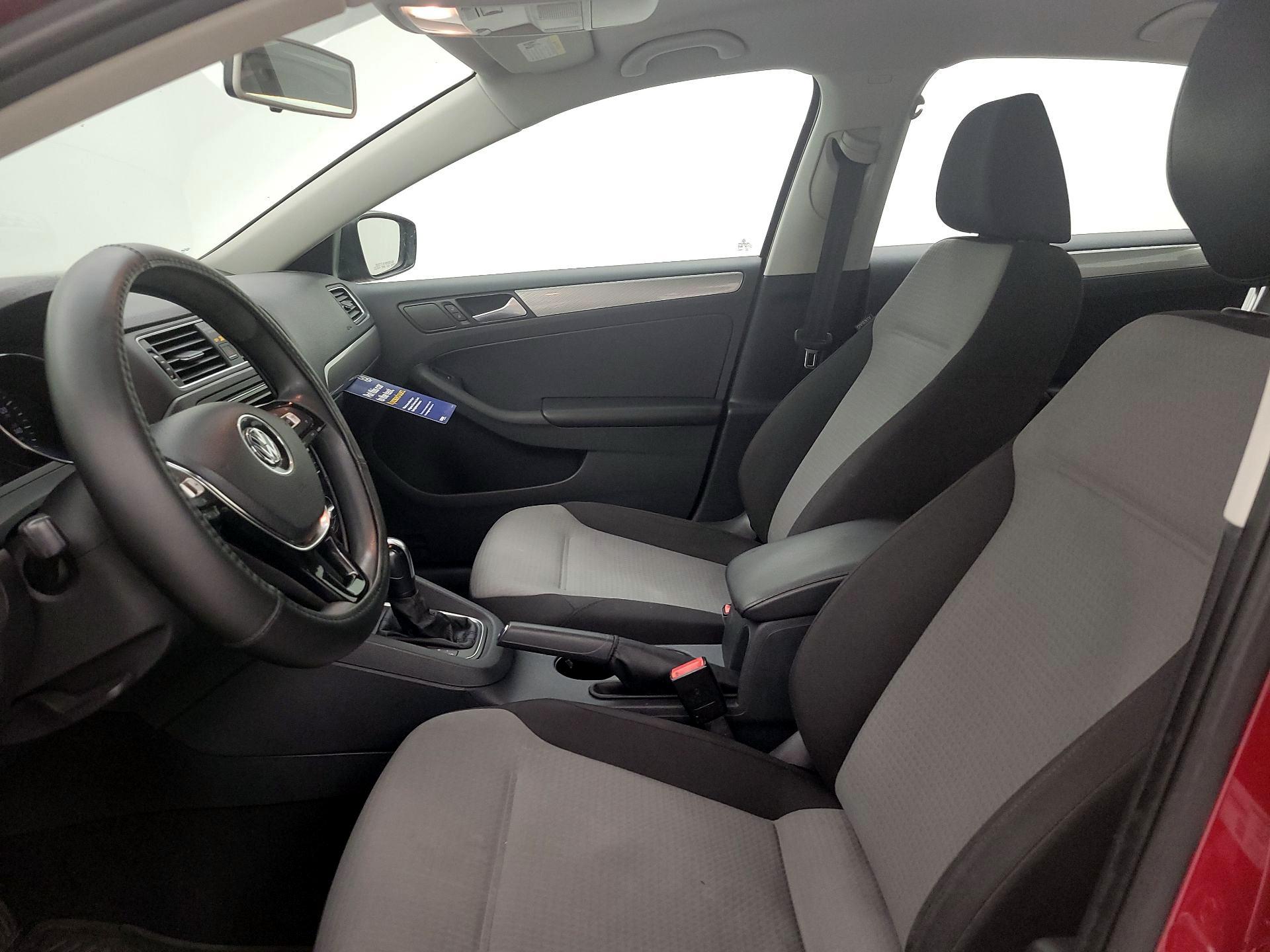 Thumbnail: 2017 Volkswagen Jetta - 11
