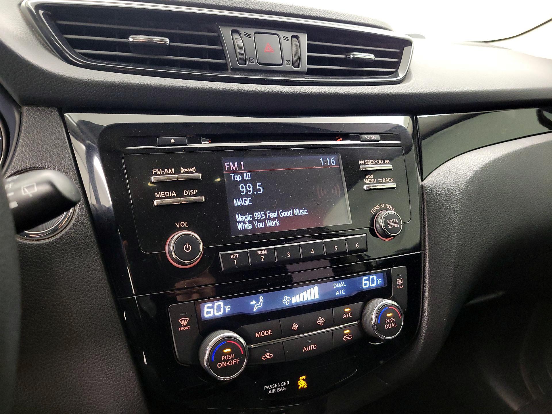 Thumbnail: 2017 Nissan Rogue Sport - 15