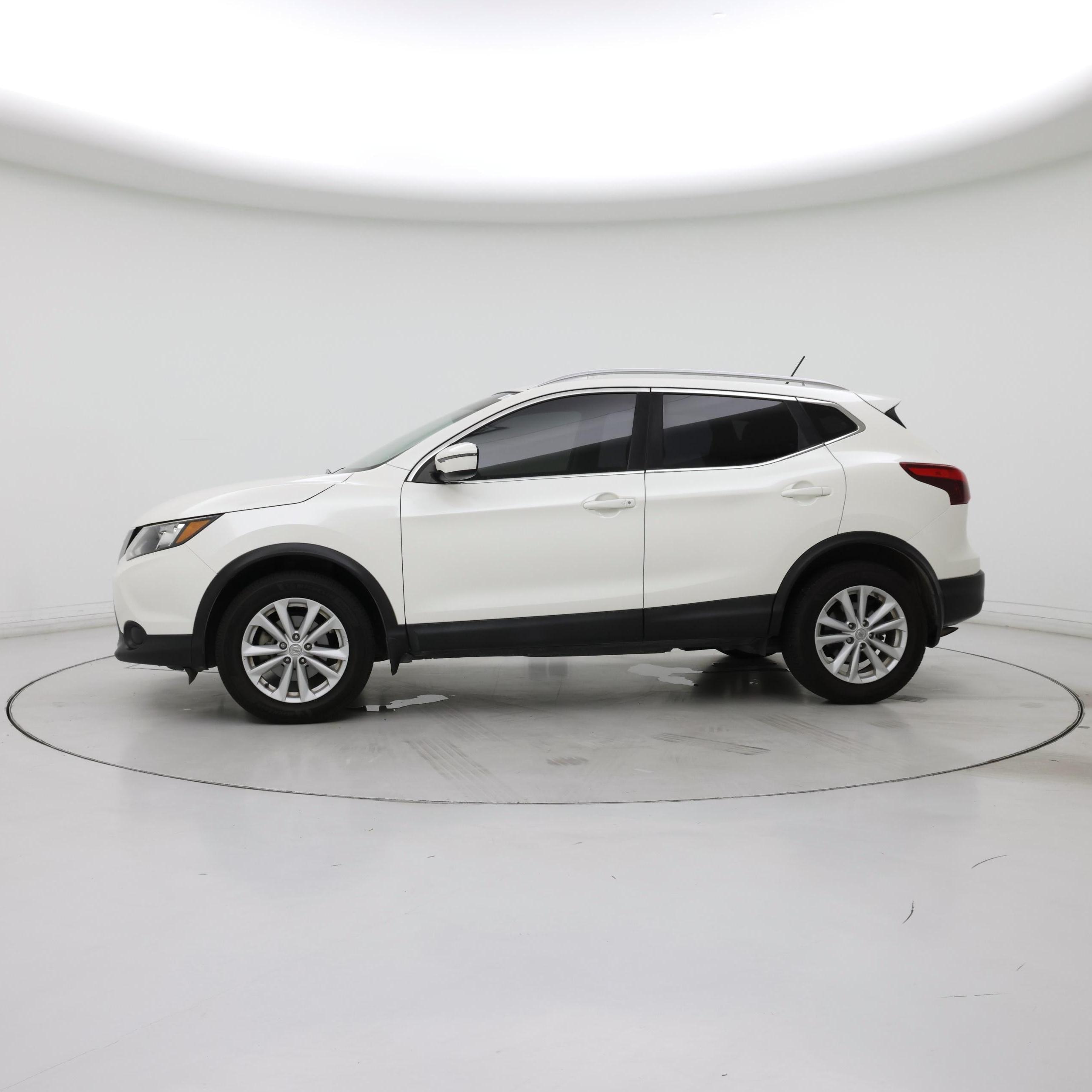 Thumbnail: 2017 Nissan Rogue Sport - 3