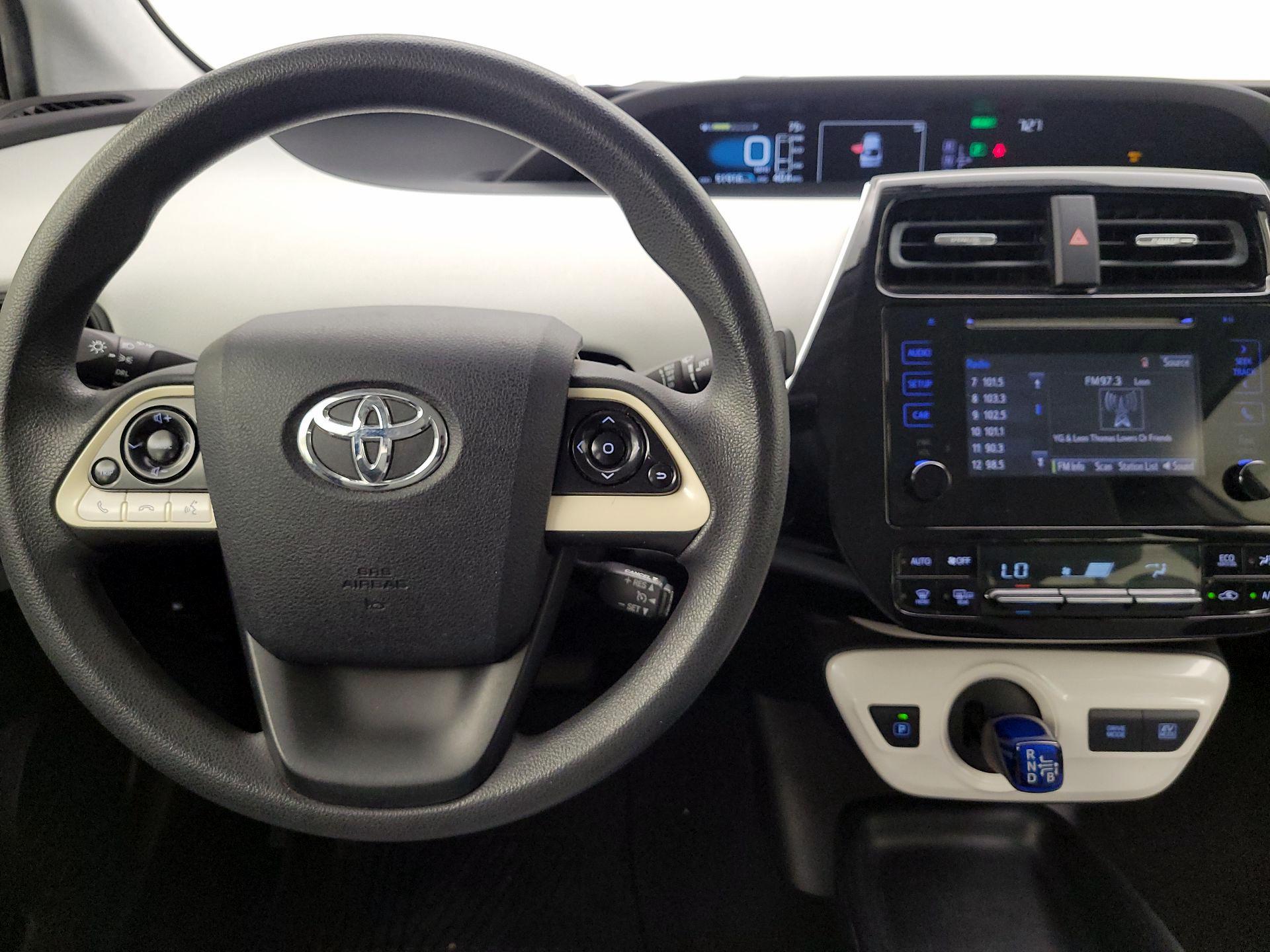 Thumbnail: 2016 Toyota Prius - 10