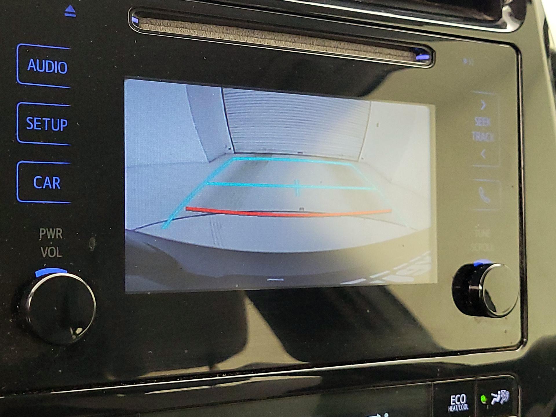 Thumbnail: 2016 Toyota Prius - 14