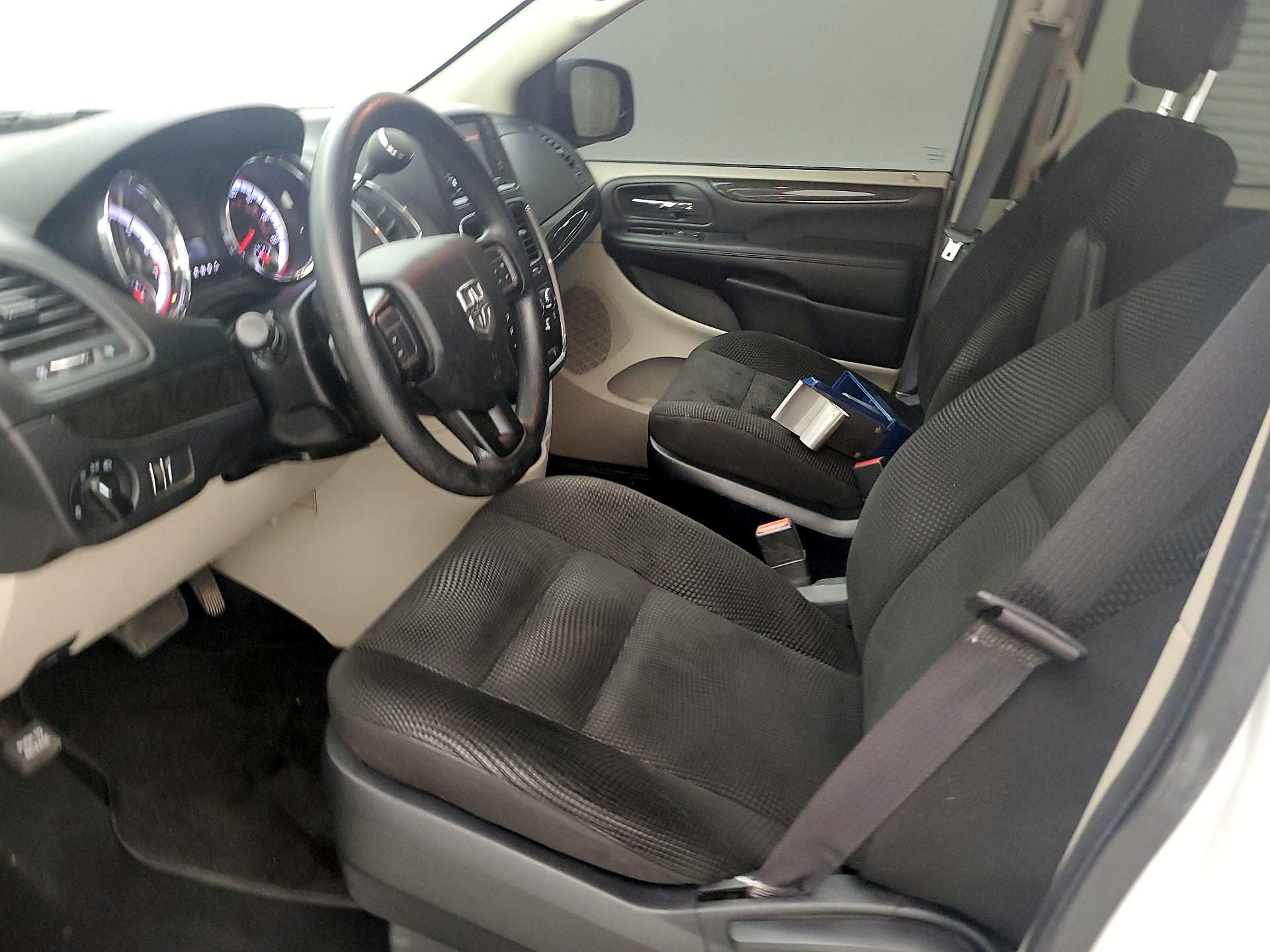 Thumbnail: 2020 Dodge Grand Caravan - 11