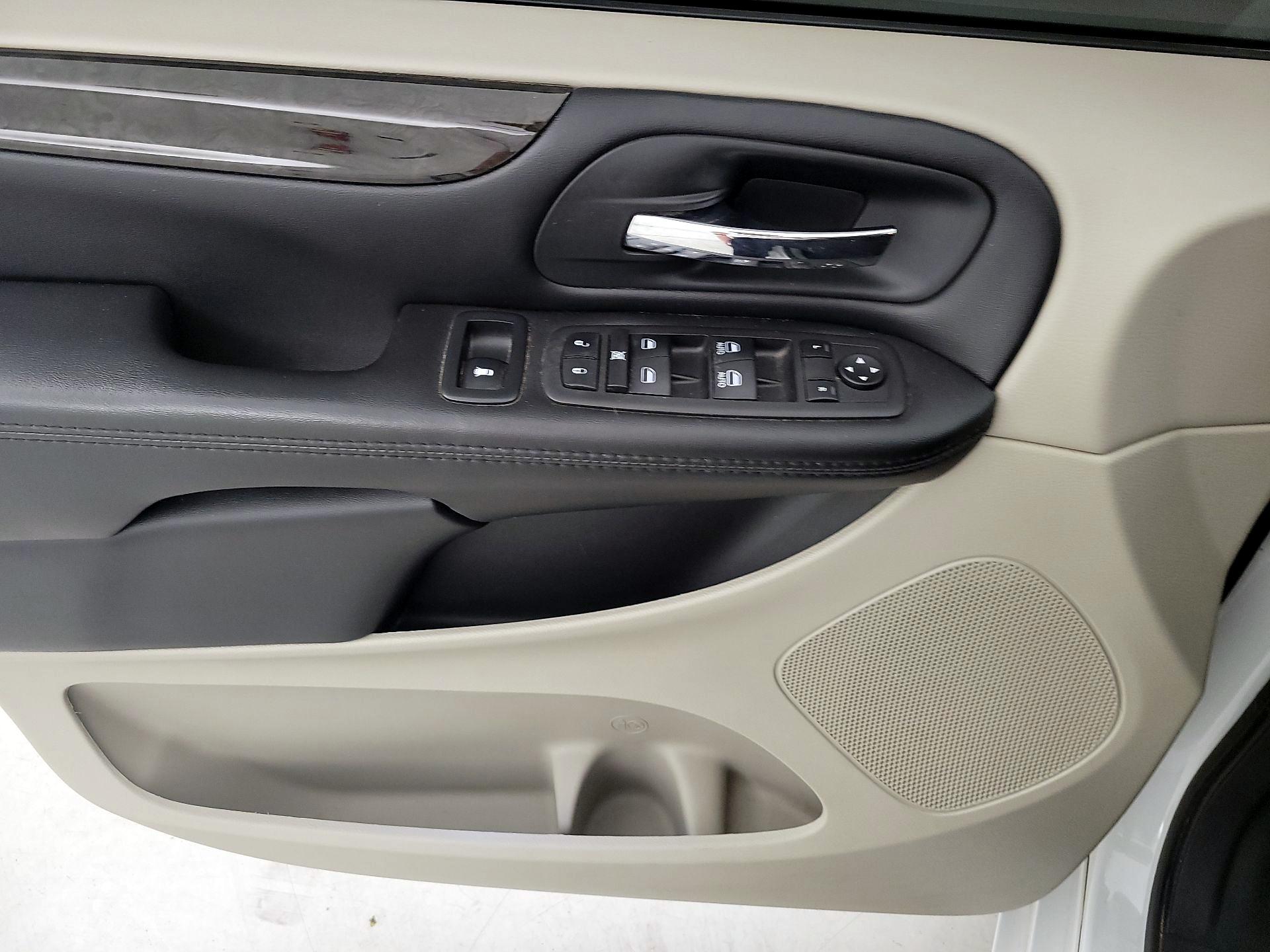 Thumbnail: 2020 Dodge Grand Caravan - 13