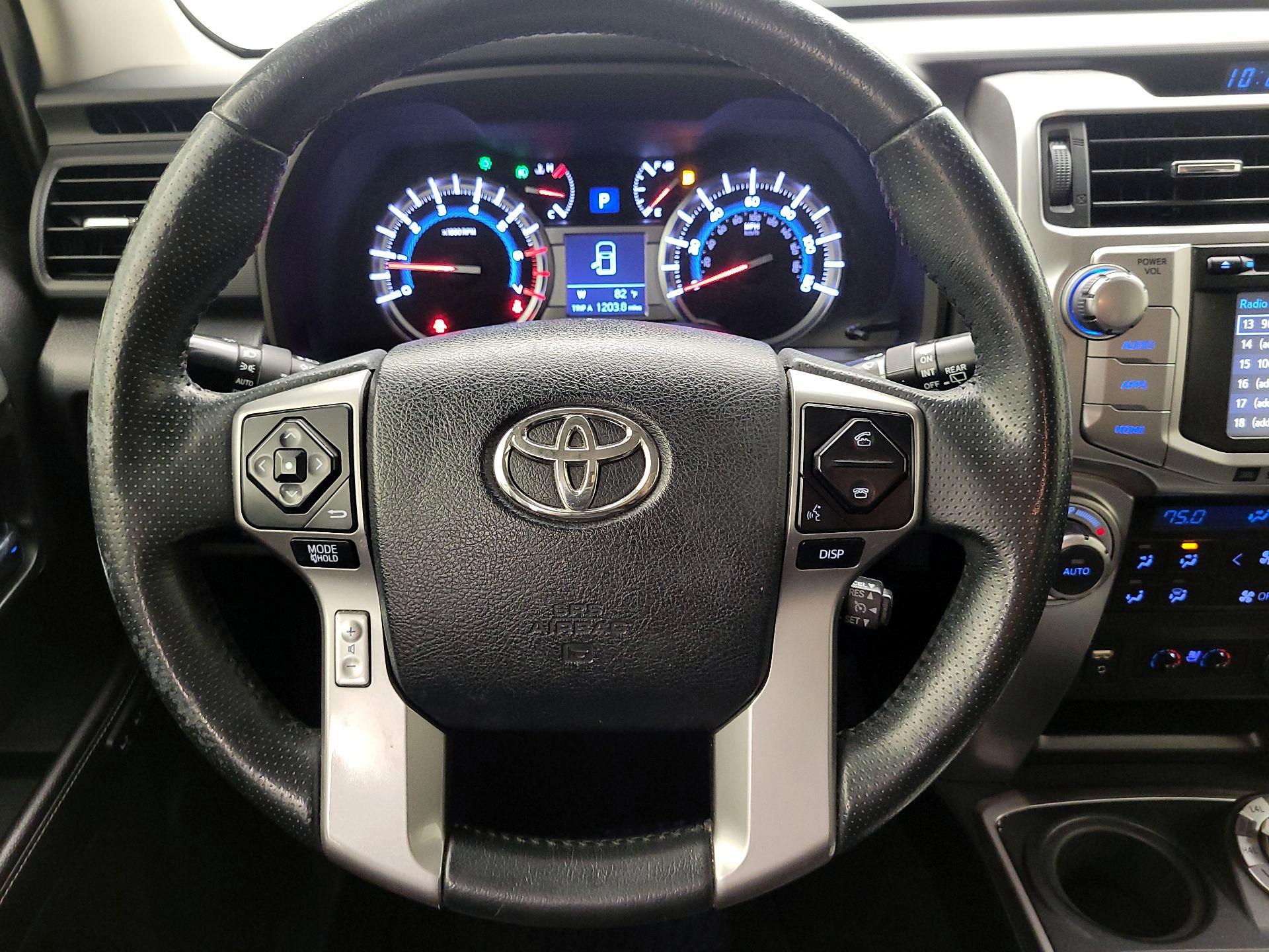 Thumbnail: 2017 Toyota 4Runner - 10