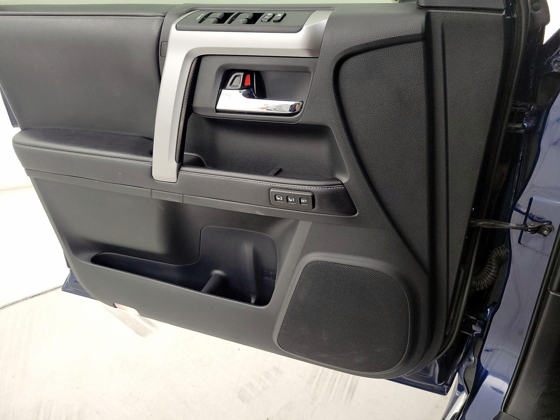 Thumbnail: 2017 Toyota 4Runner - 12