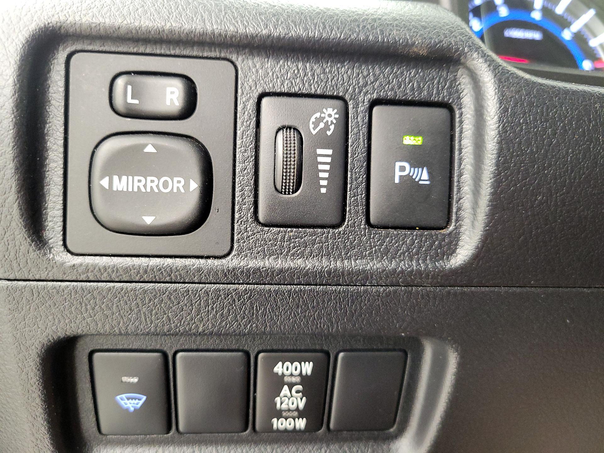 Thumbnail: 2017 Toyota 4Runner - 13