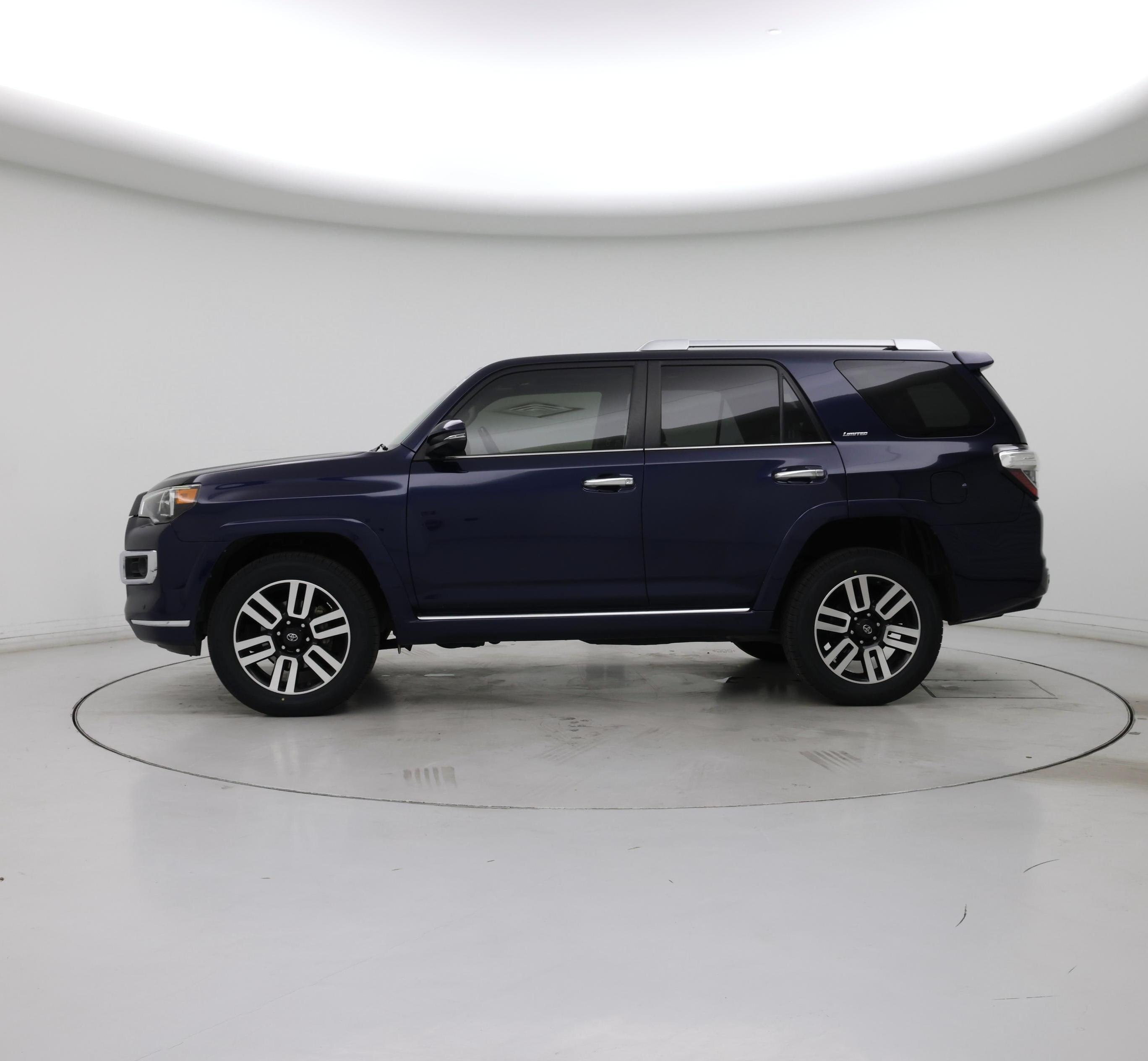 Thumbnail: 2017 Toyota 4Runner - 3
