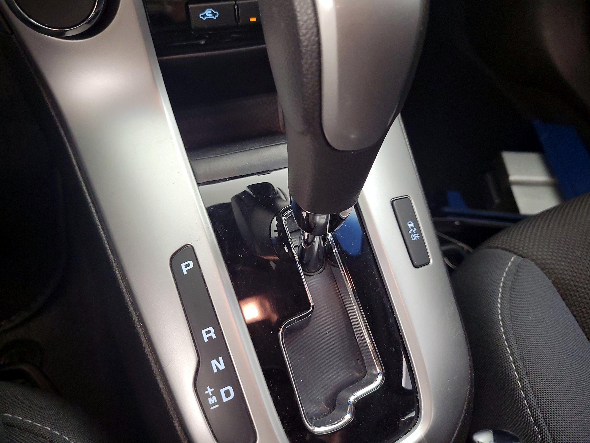 Thumbnail: 2016 Chevrolet Cruze - 17