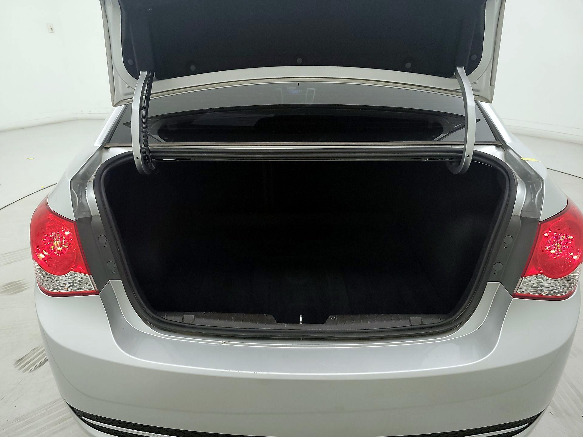 Thumbnail: 2016 Chevrolet Cruze - 19