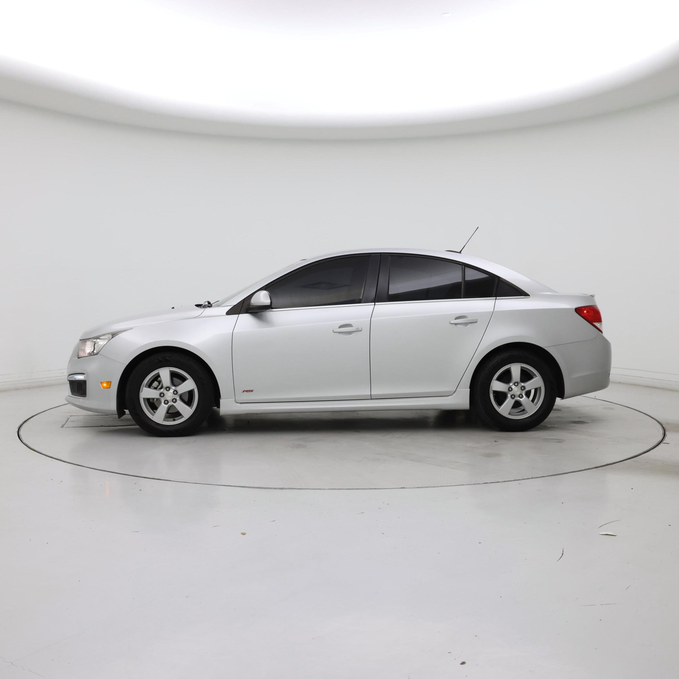 Thumbnail: 2016 Chevrolet Cruze - 3