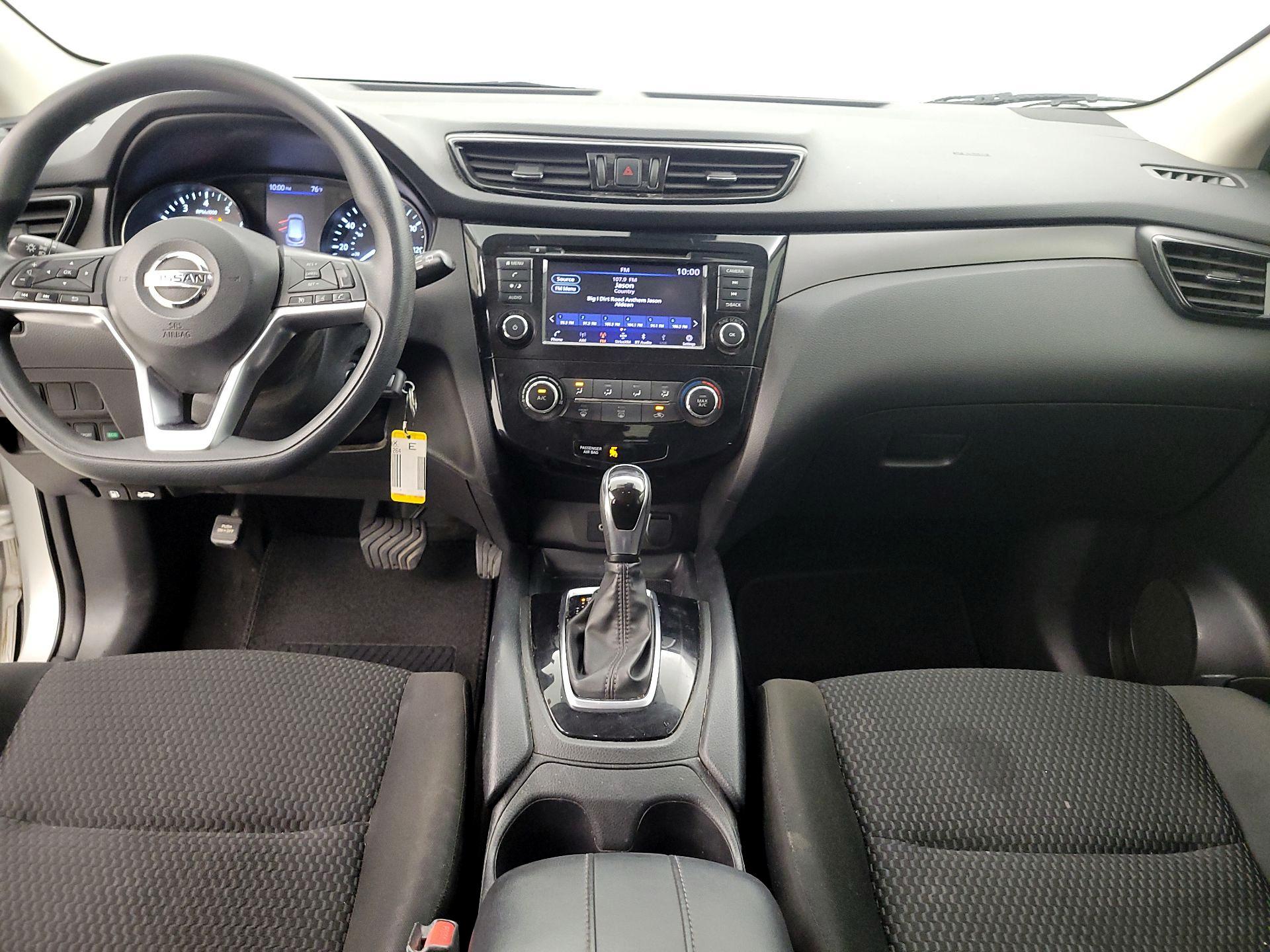 Thumbnail: 2021 Nissan Rogue Sport - 9