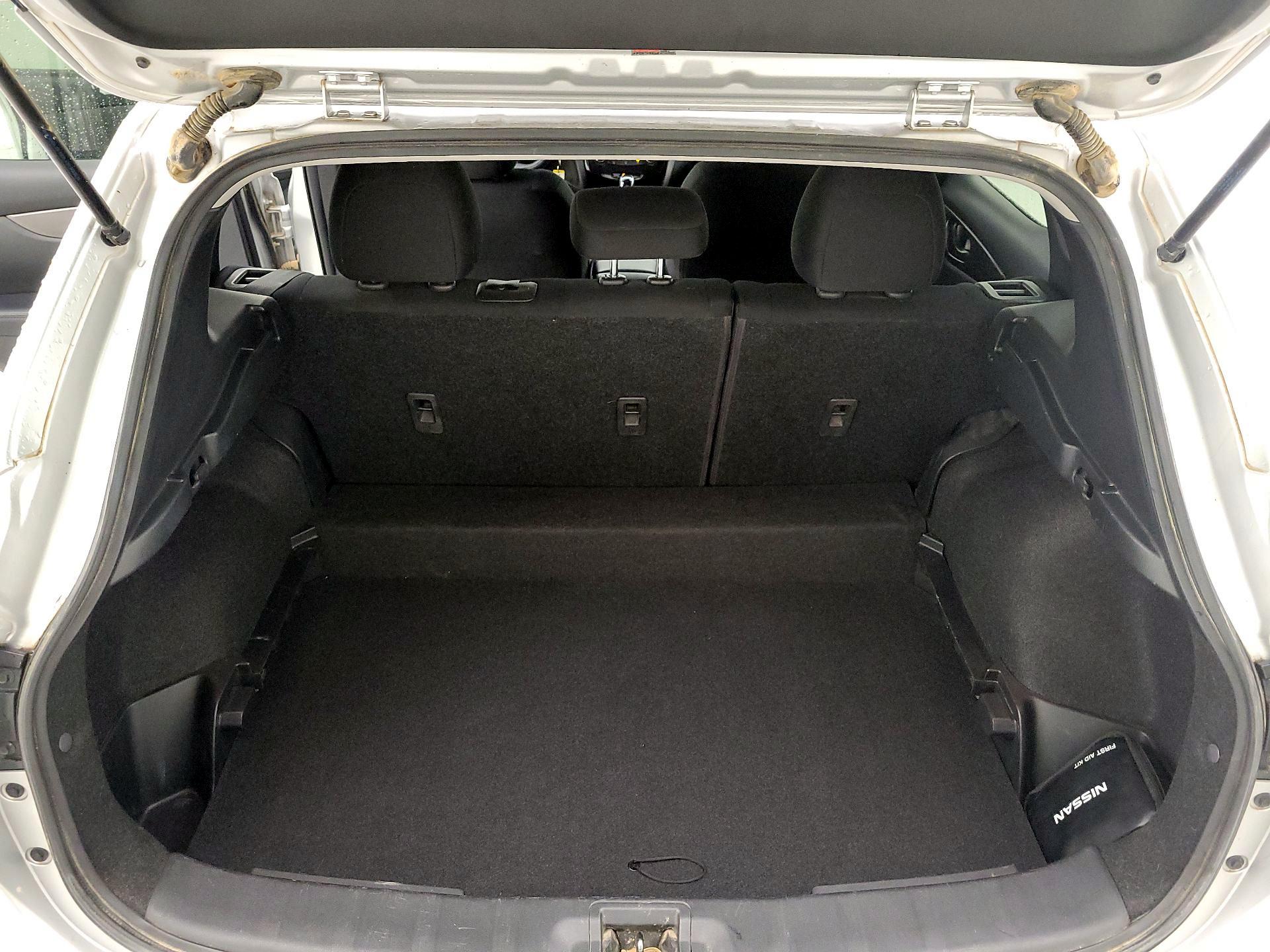Thumbnail: 2021 Nissan Rogue Sport - 20
