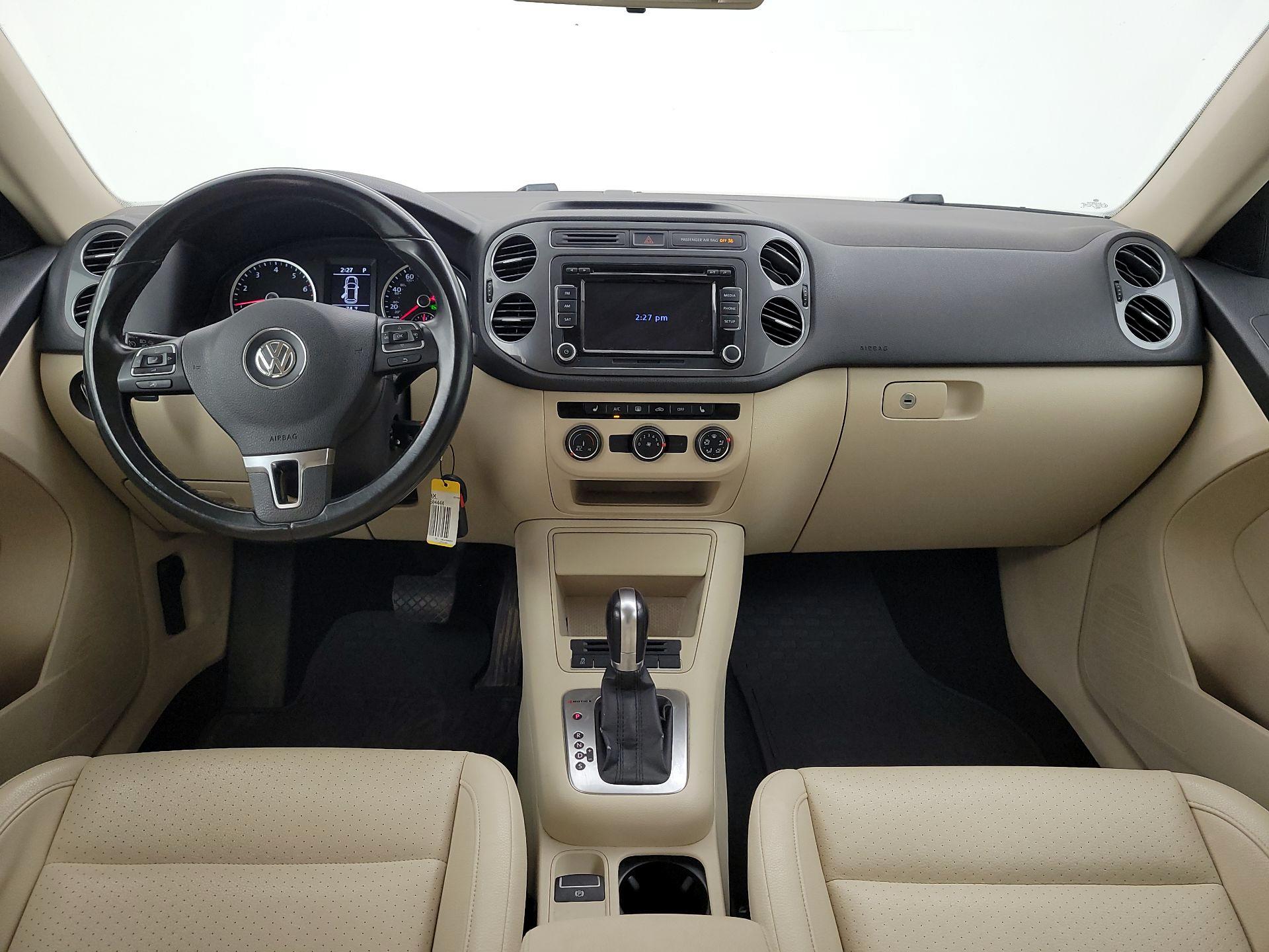 Thumbnail: 2015 Volkswagen Tiguan - 9