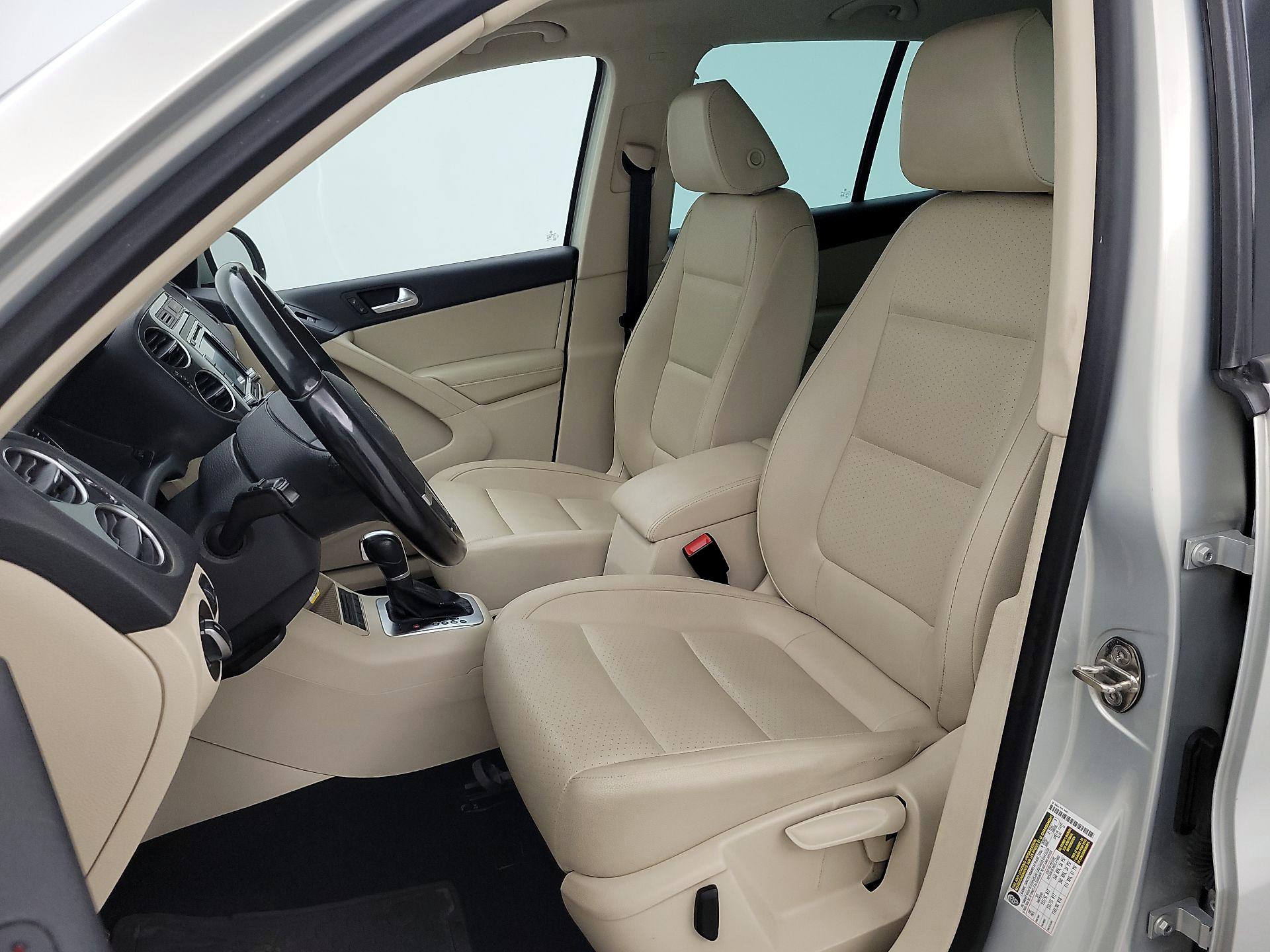 Thumbnail: 2015 Volkswagen Tiguan - 11