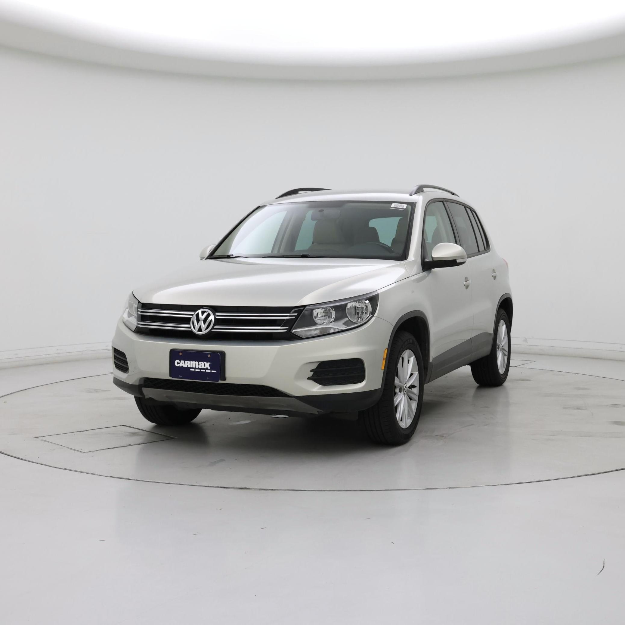 Thumbnail: 2015 Volkswagen Tiguan - 4