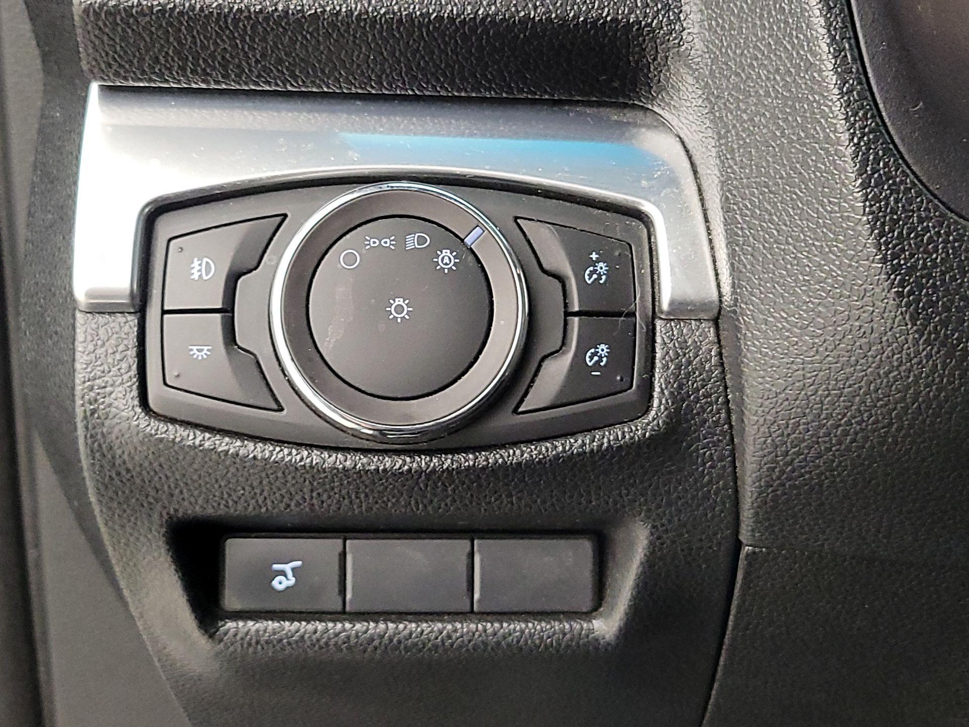 Thumbnail: 2017 Ford Explorer - 13