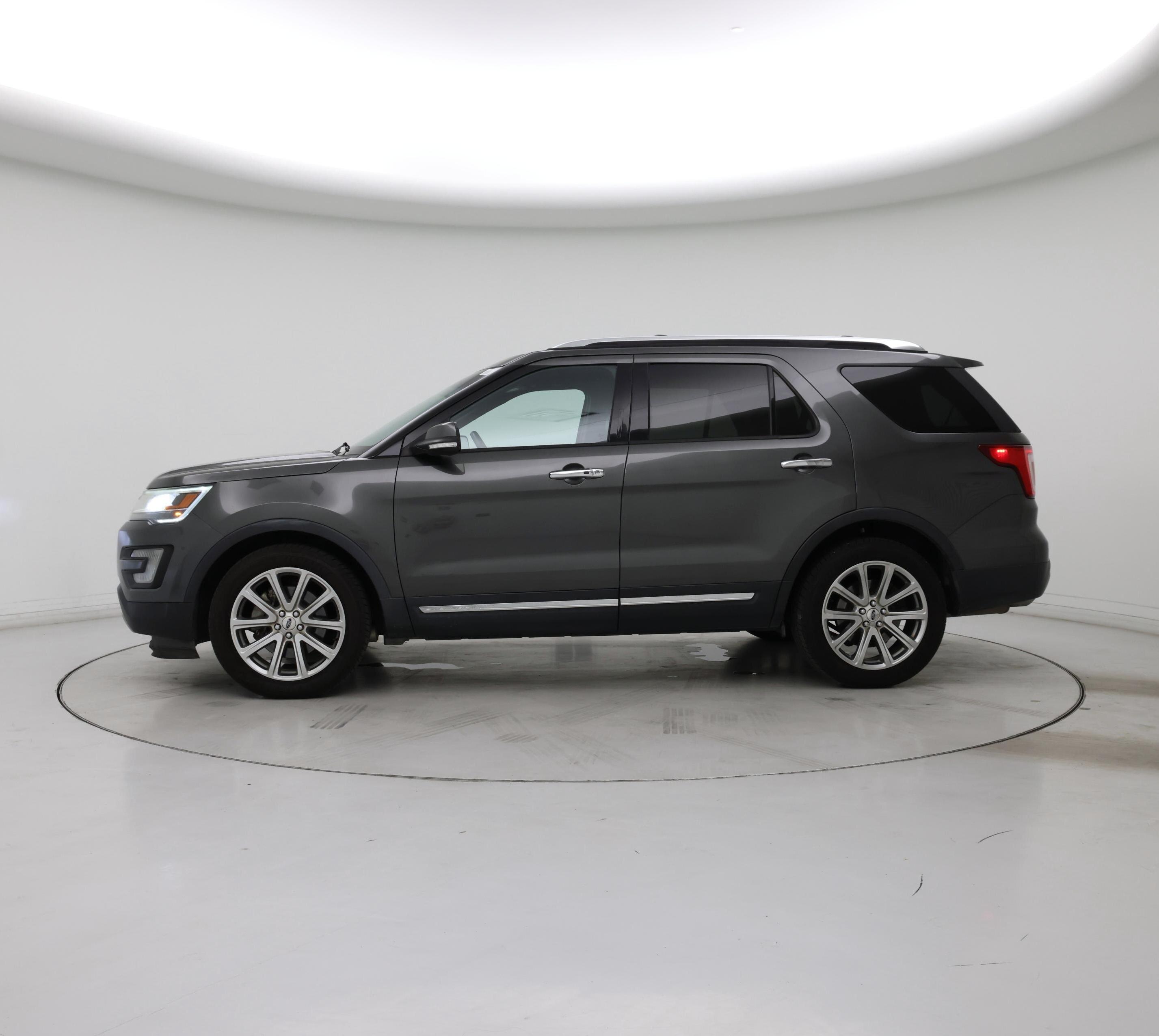 Thumbnail: 2017 Ford Explorer - 3