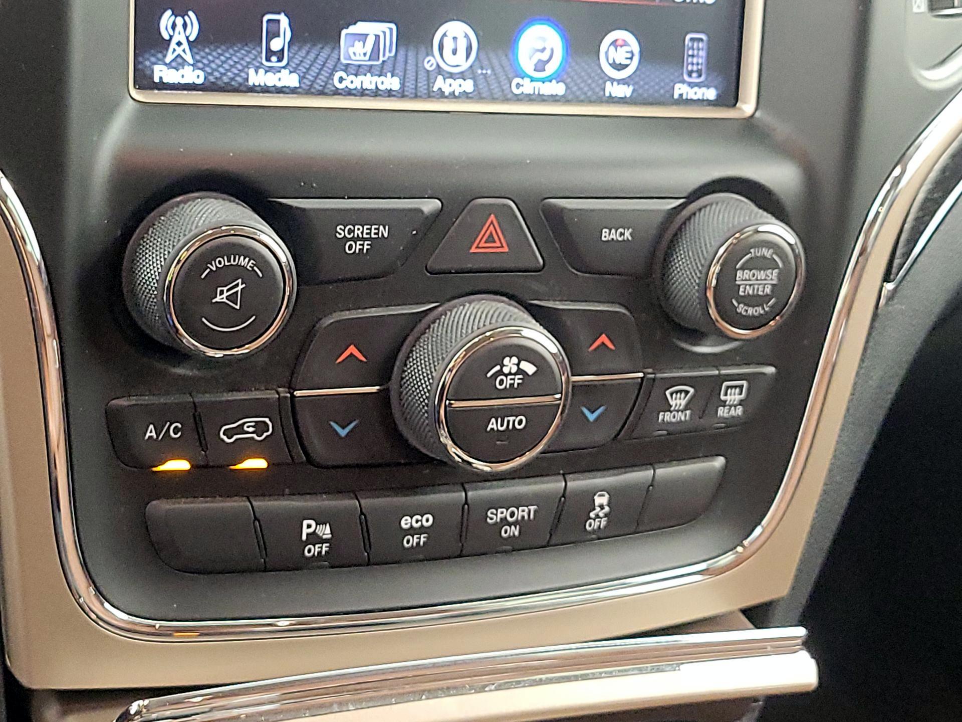 Thumbnail: 2016 Jeep Grand Cherokee - 16