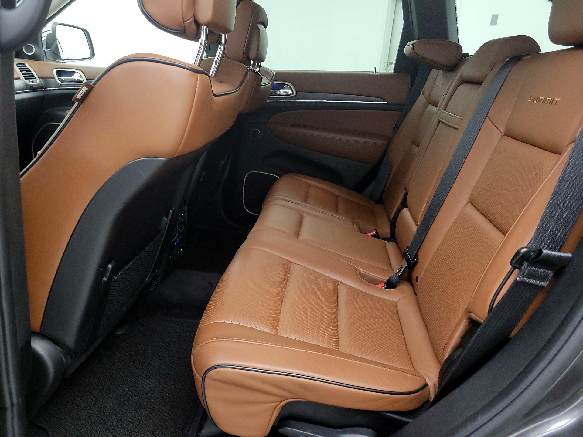 Thumbnail: 2016 Jeep Grand Cherokee - 20