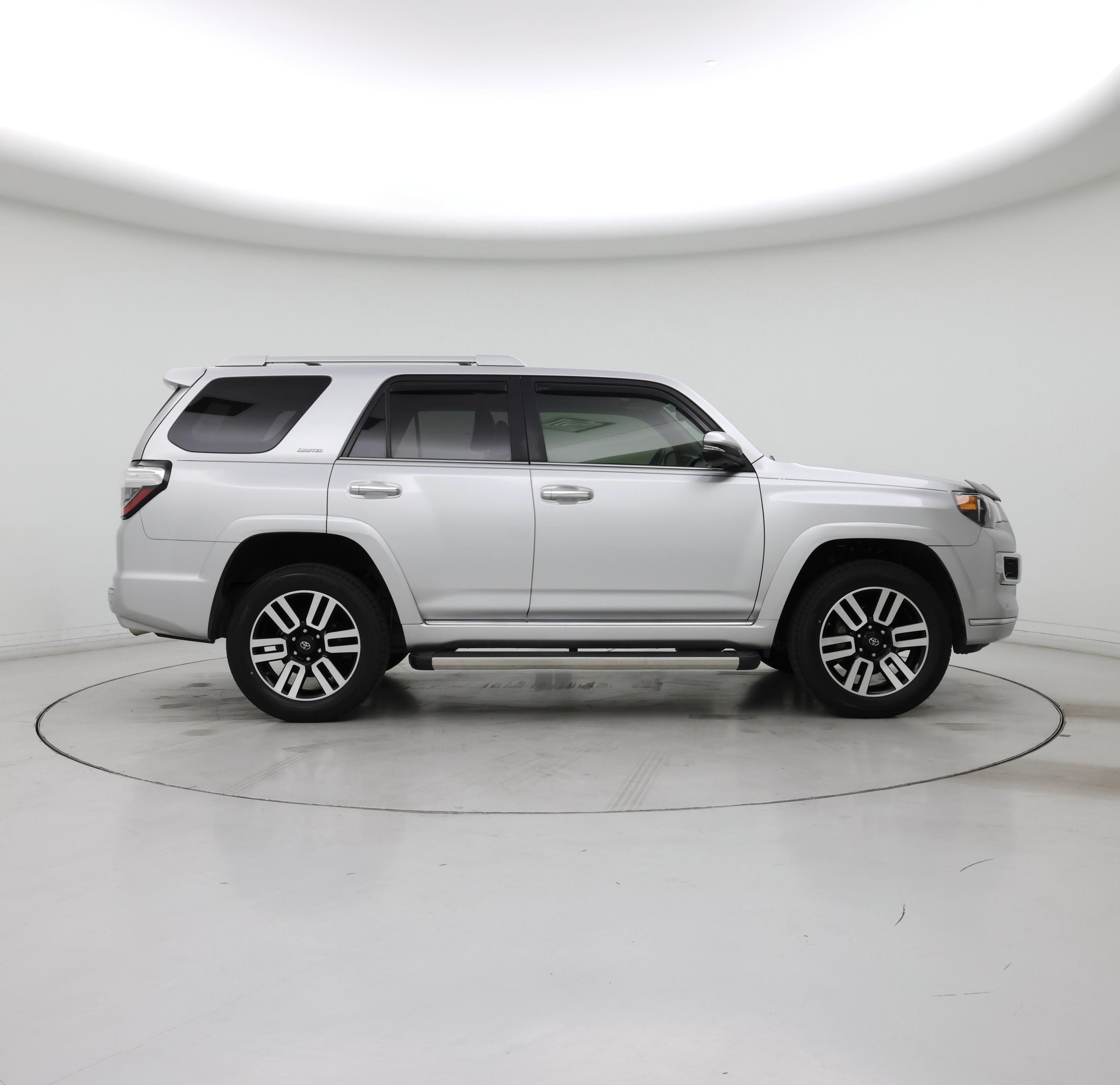 Thumbnail: 2017 Toyota 4Runner - 7