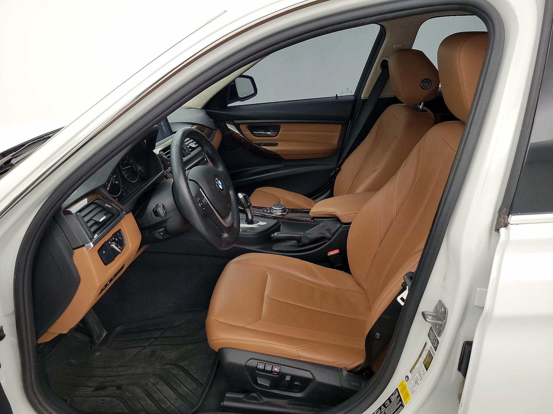 Thumbnail: 2015 BMW 3 Series - 11