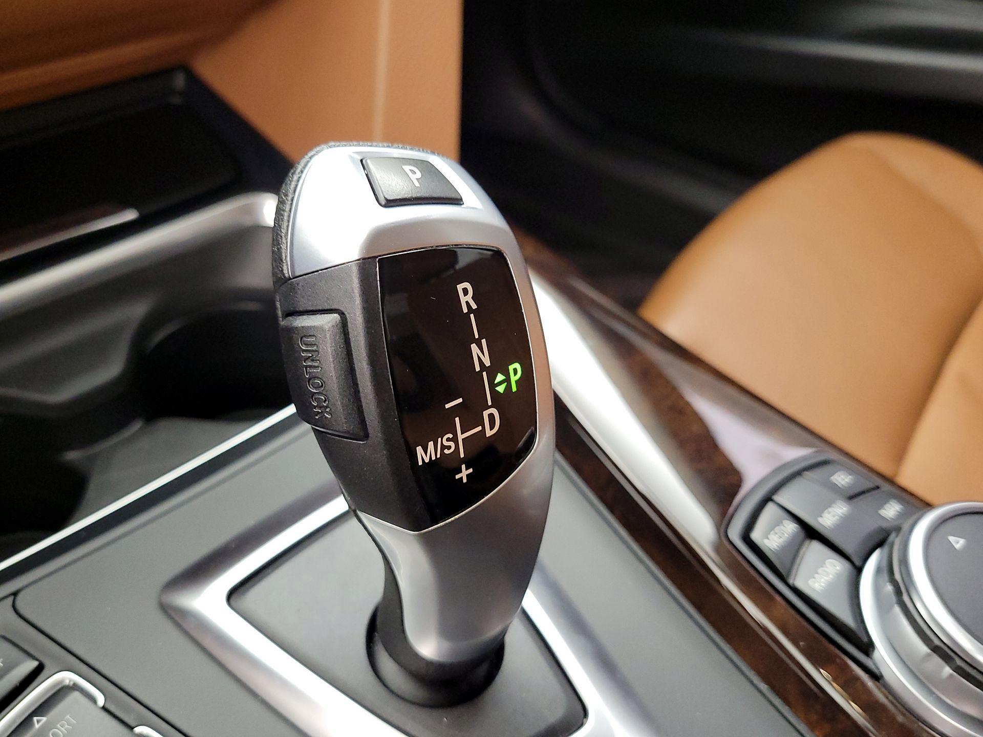 Thumbnail: 2015 BMW 3 Series - 16