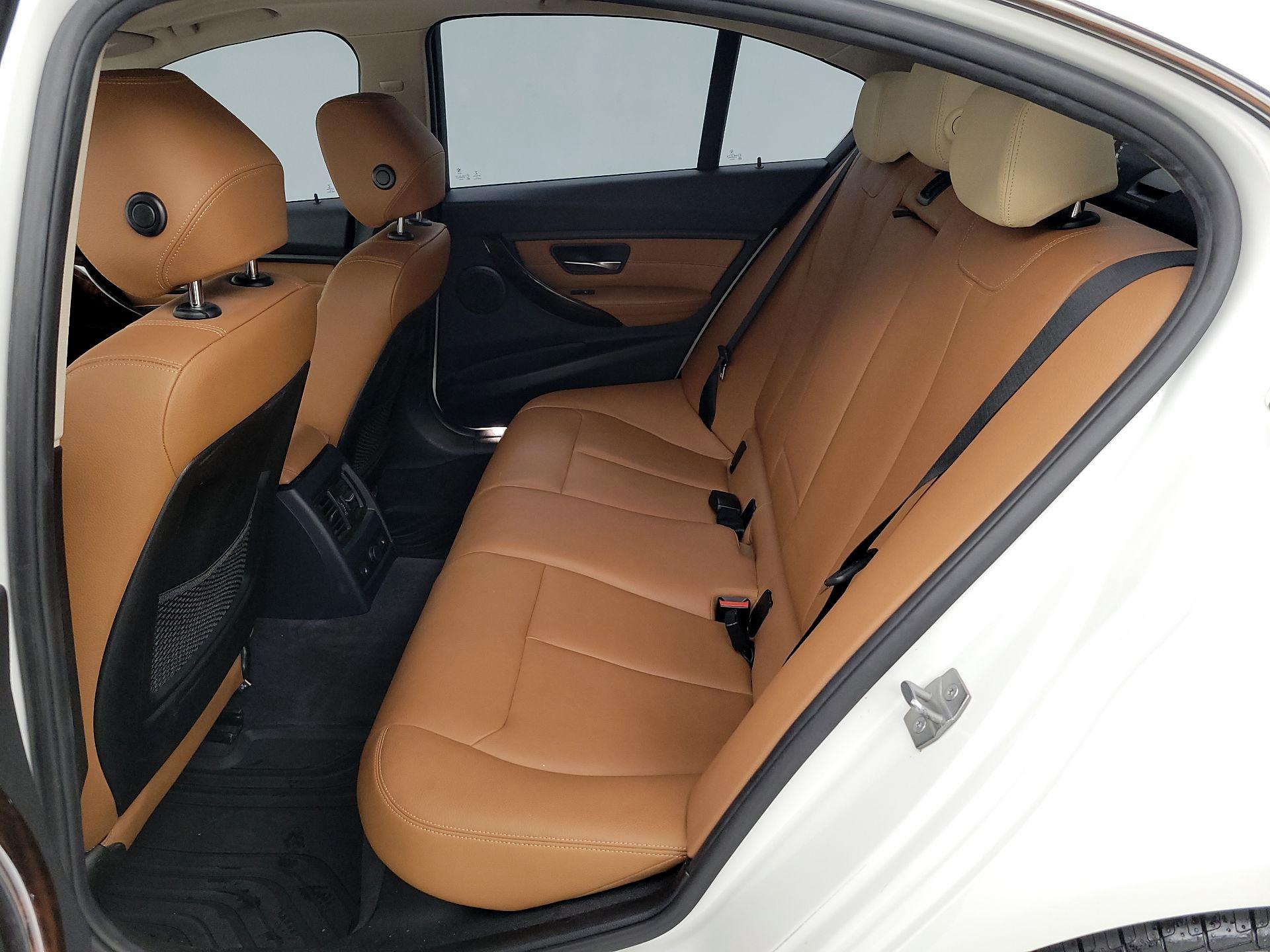 Thumbnail: 2015 BMW 3 Series - 19