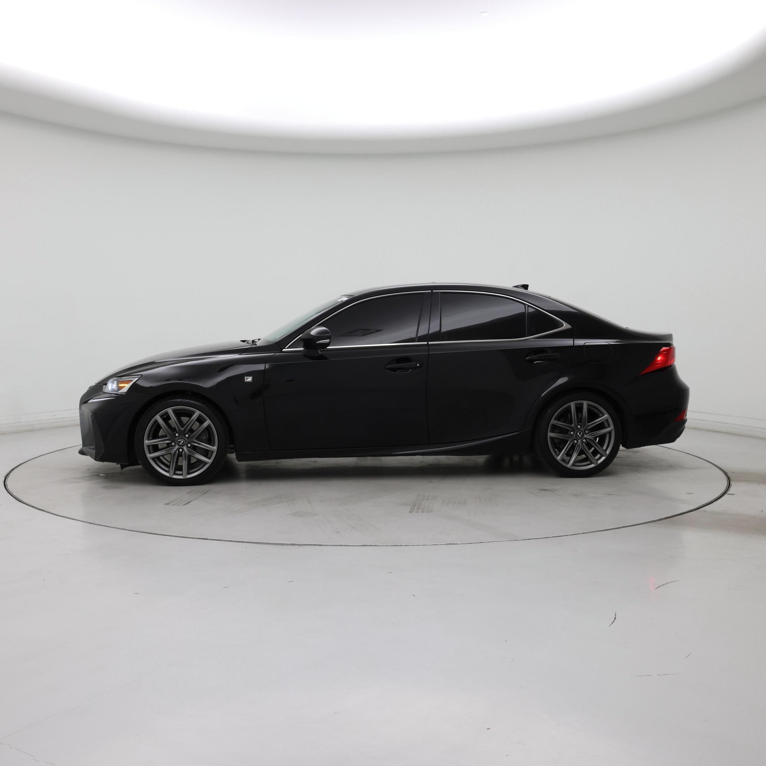 Thumbnail: 2018 Lexus IS - 3