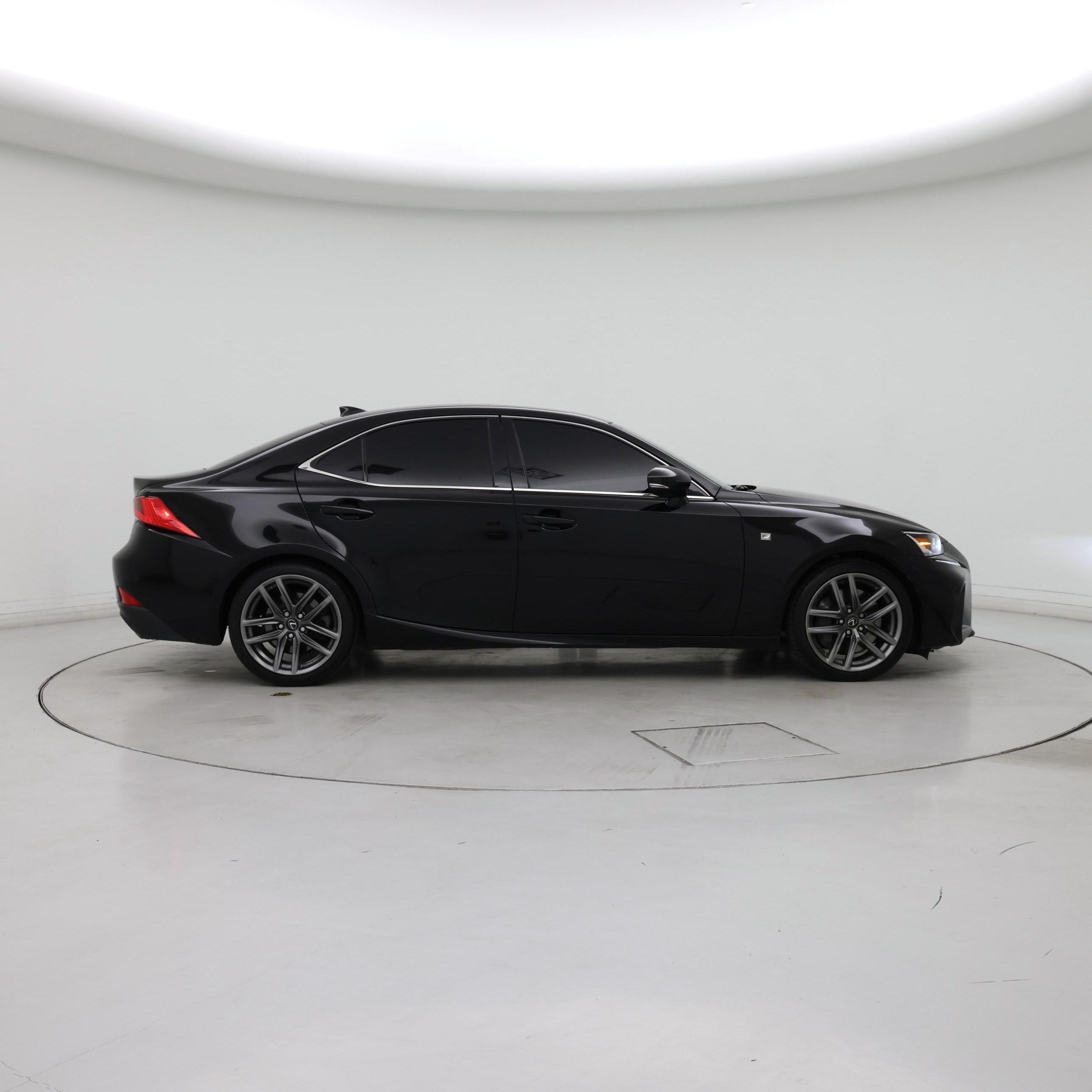 Thumbnail: 2018 Lexus IS - 7