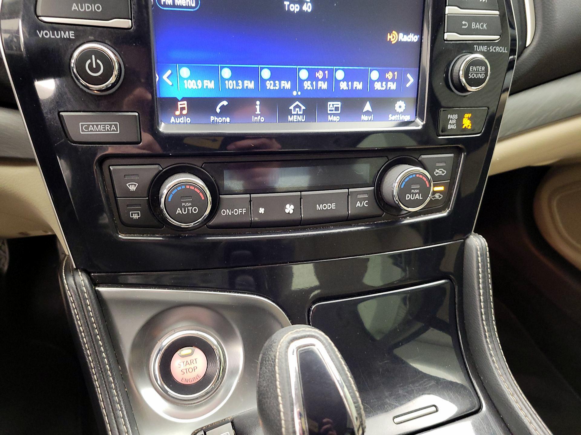Thumbnail: 2017 Nissan Maxima - 14
