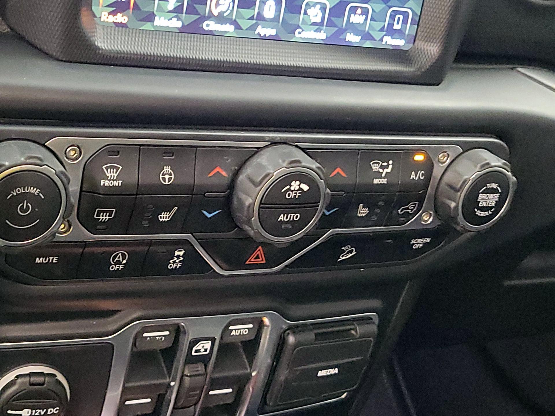 Thumbnail: 2019 Jeep Wrangler - 16