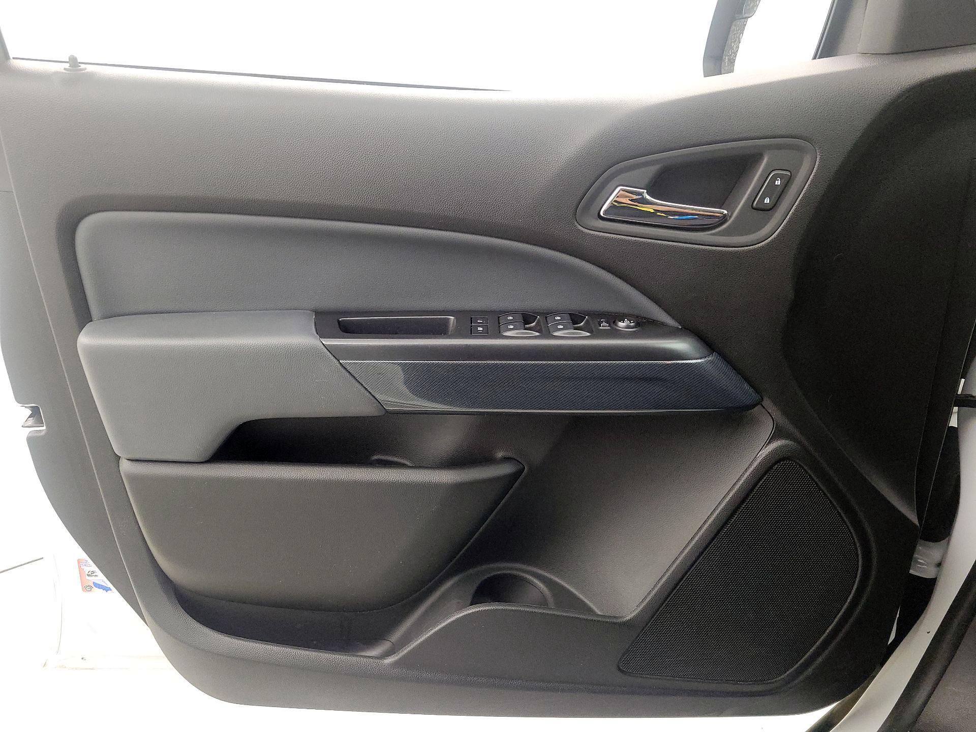Thumbnail: 2019 Chevrolet Colorado - 12