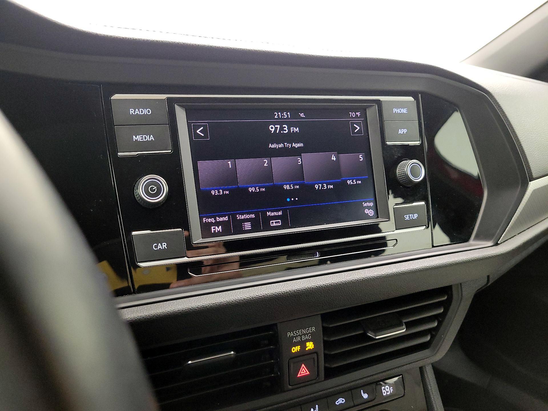 Thumbnail: 2019 Volkswagen Jetta - 15