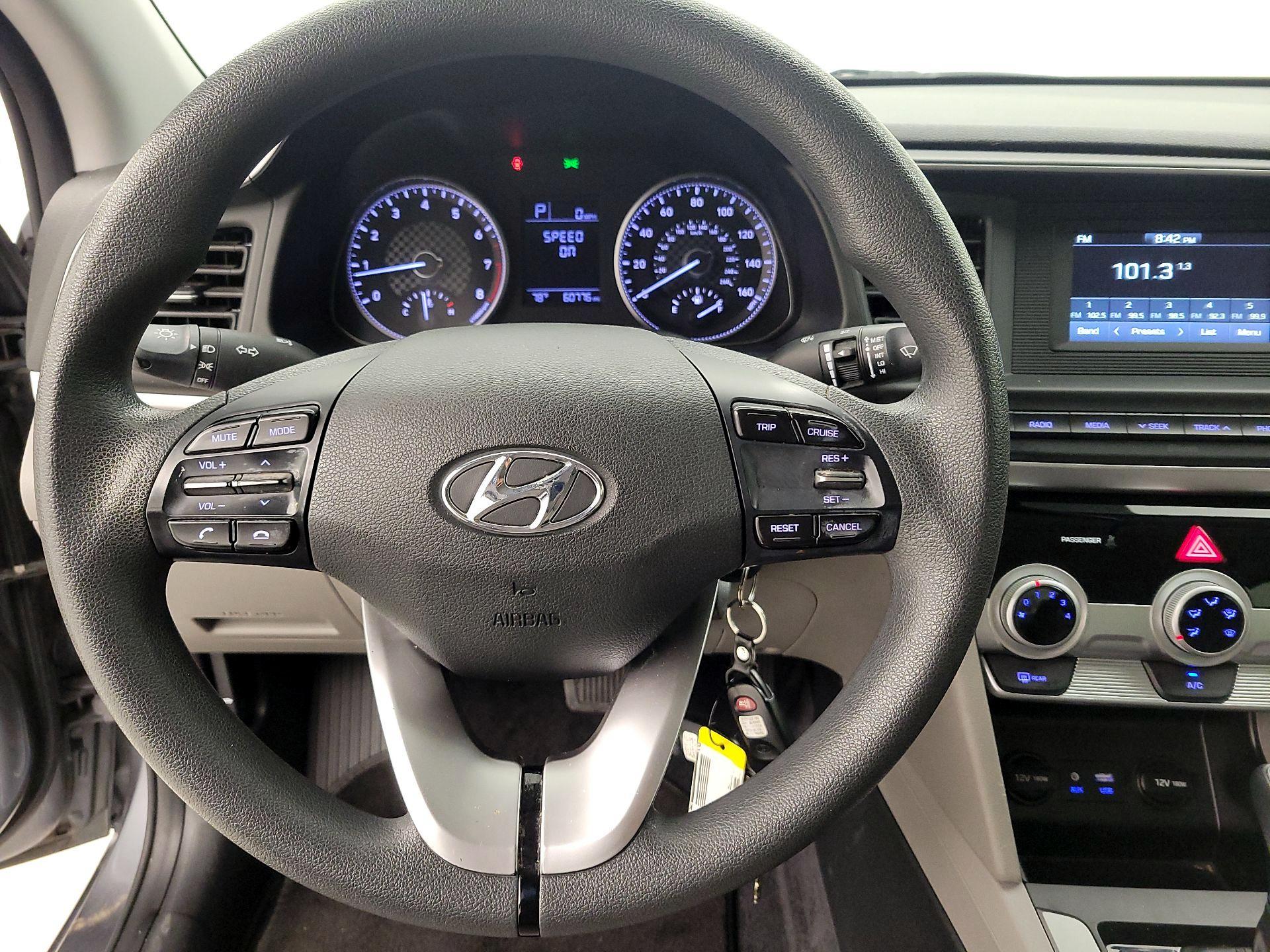 Thumbnail: 2019 Hyundai Elantra - 10