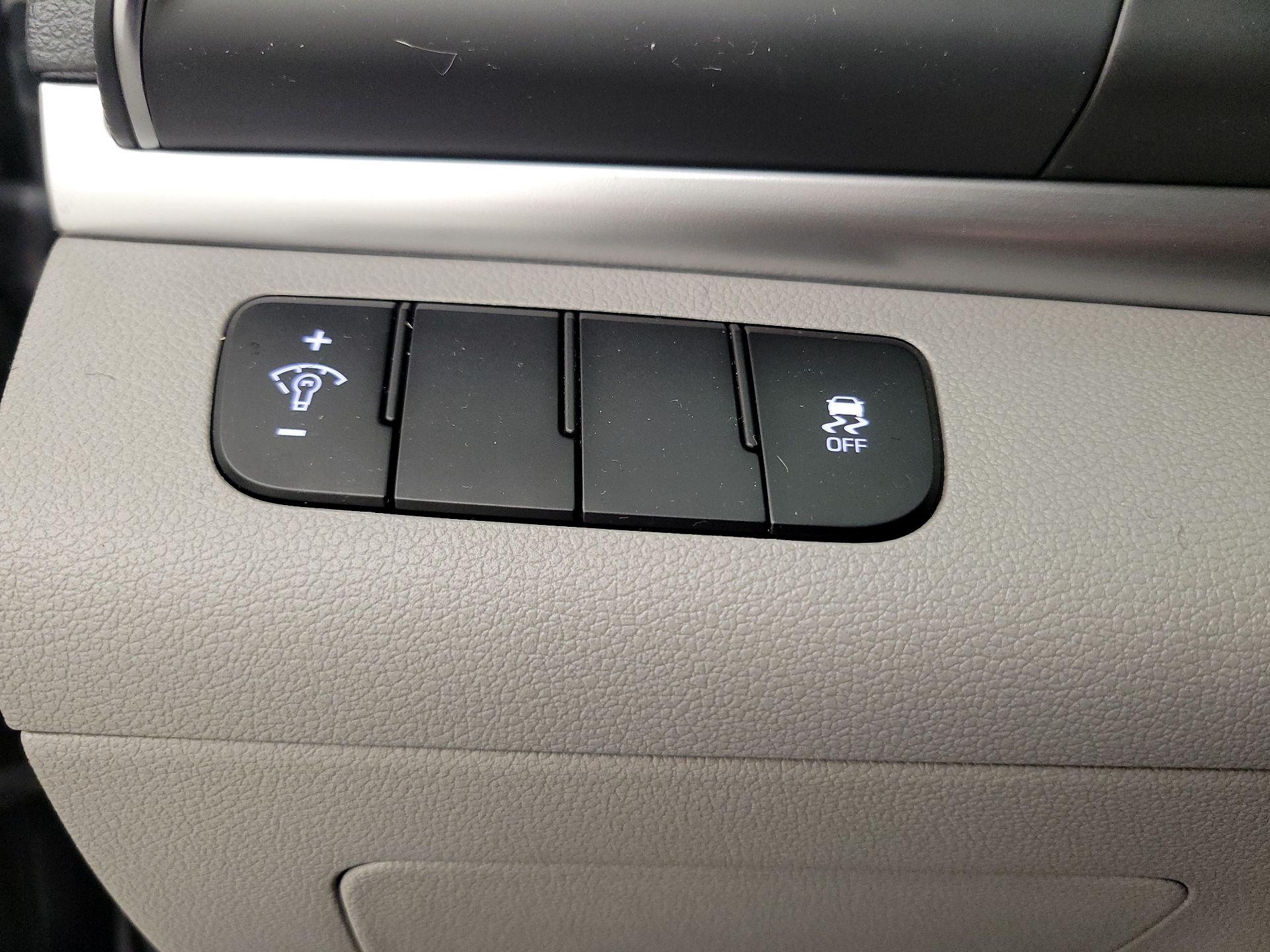 Thumbnail: 2019 Hyundai Elantra - 13