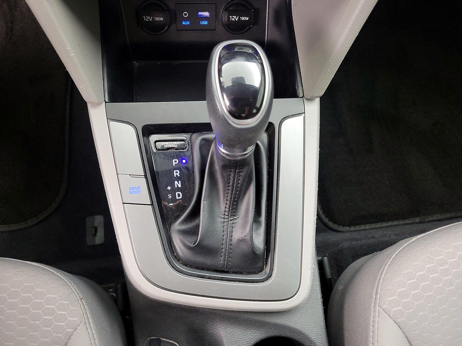 Thumbnail: 2019 Hyundai Elantra - 17