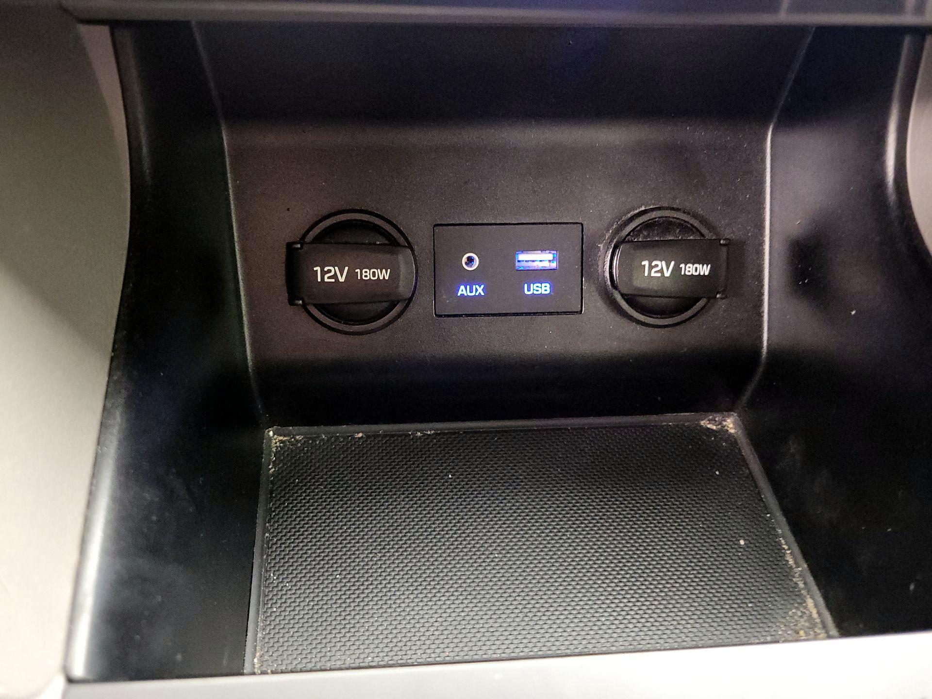 Thumbnail: 2019 Hyundai Elantra - 18