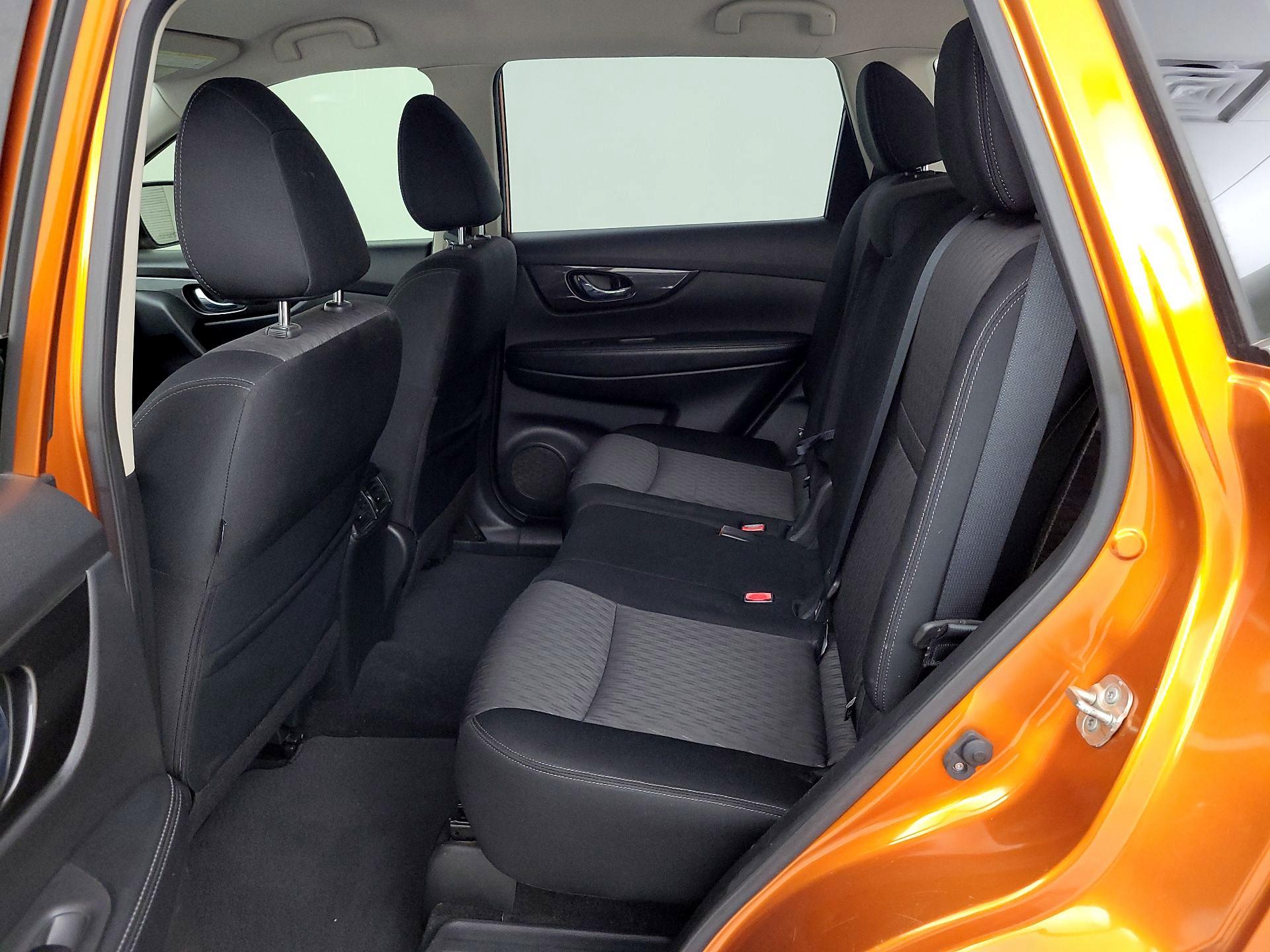 Thumbnail: 2018 Nissan Rogue - 19