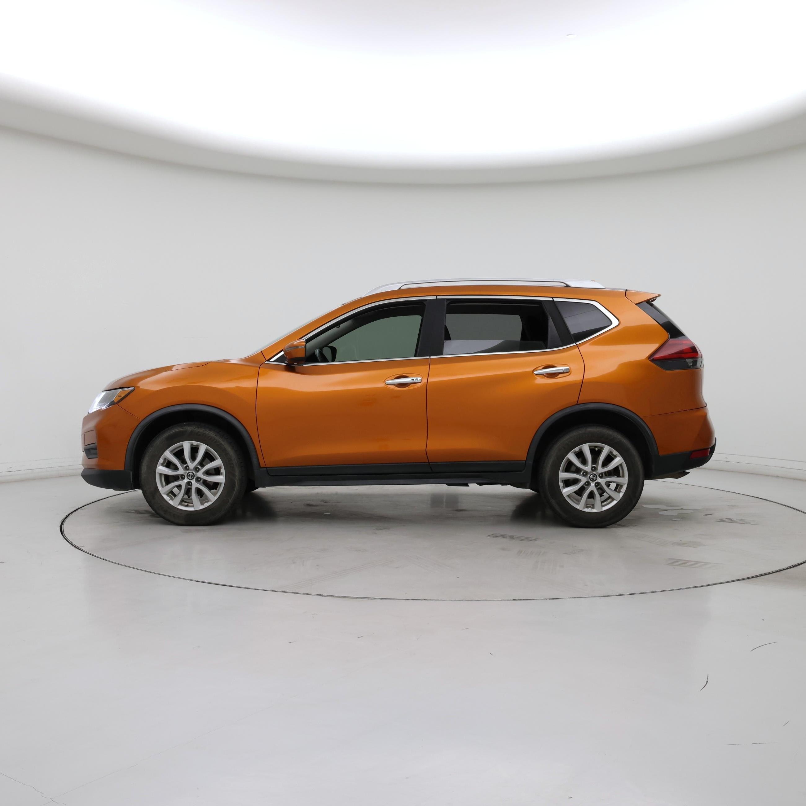 Thumbnail: 2018 Nissan Rogue - 3