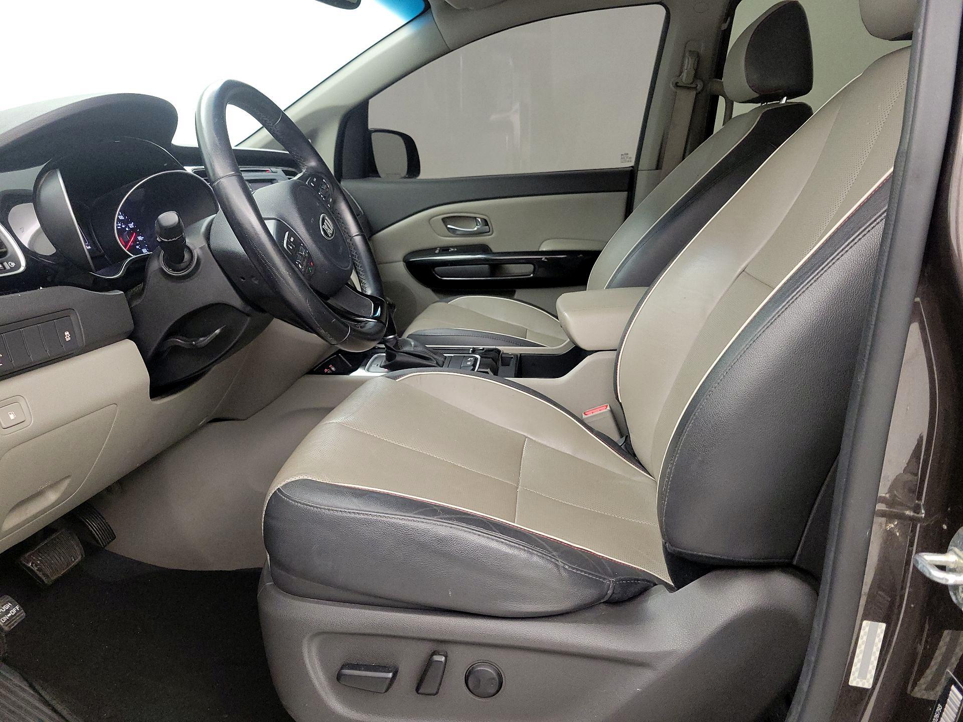 Thumbnail: 2015 Kia Sedona - 11