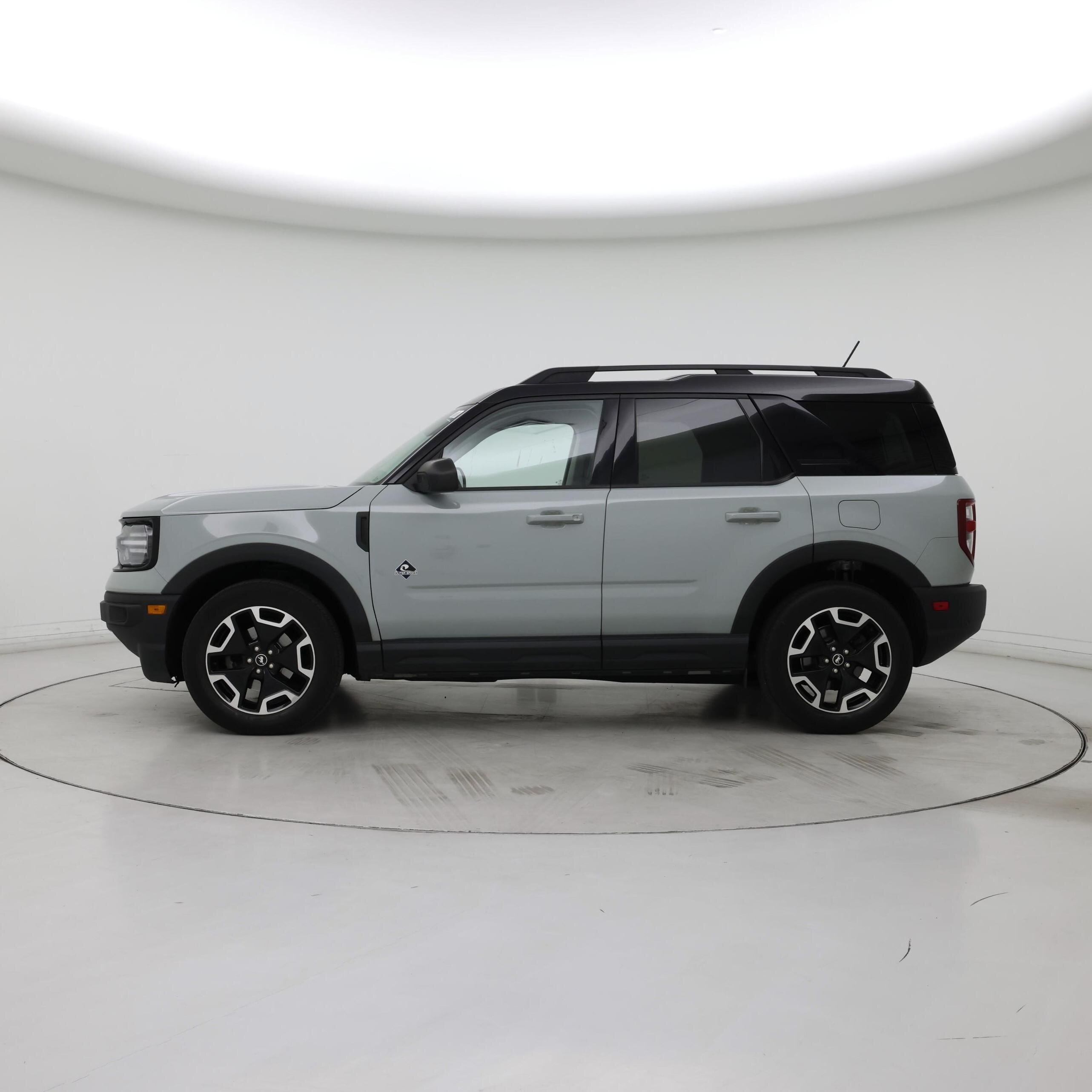 Thumbnail: 2021 Ford Bronco Sport - 3