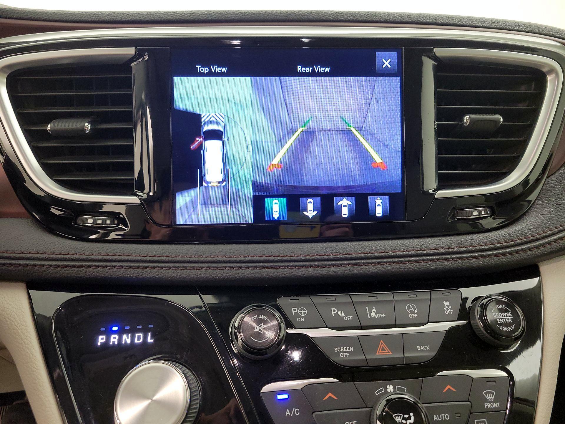 Thumbnail: 2017 Chrysler Pacifica - 15