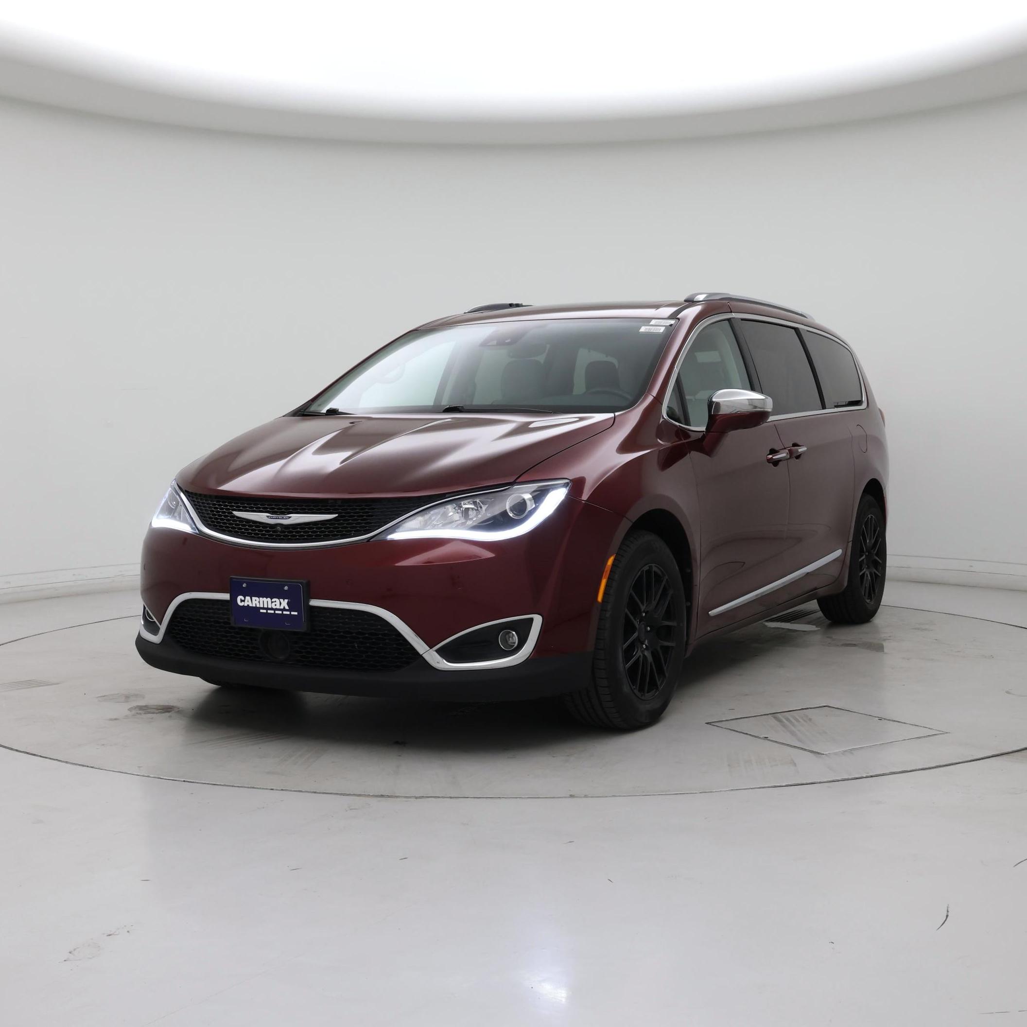 Thumbnail: 2017 Chrysler Pacifica - 4